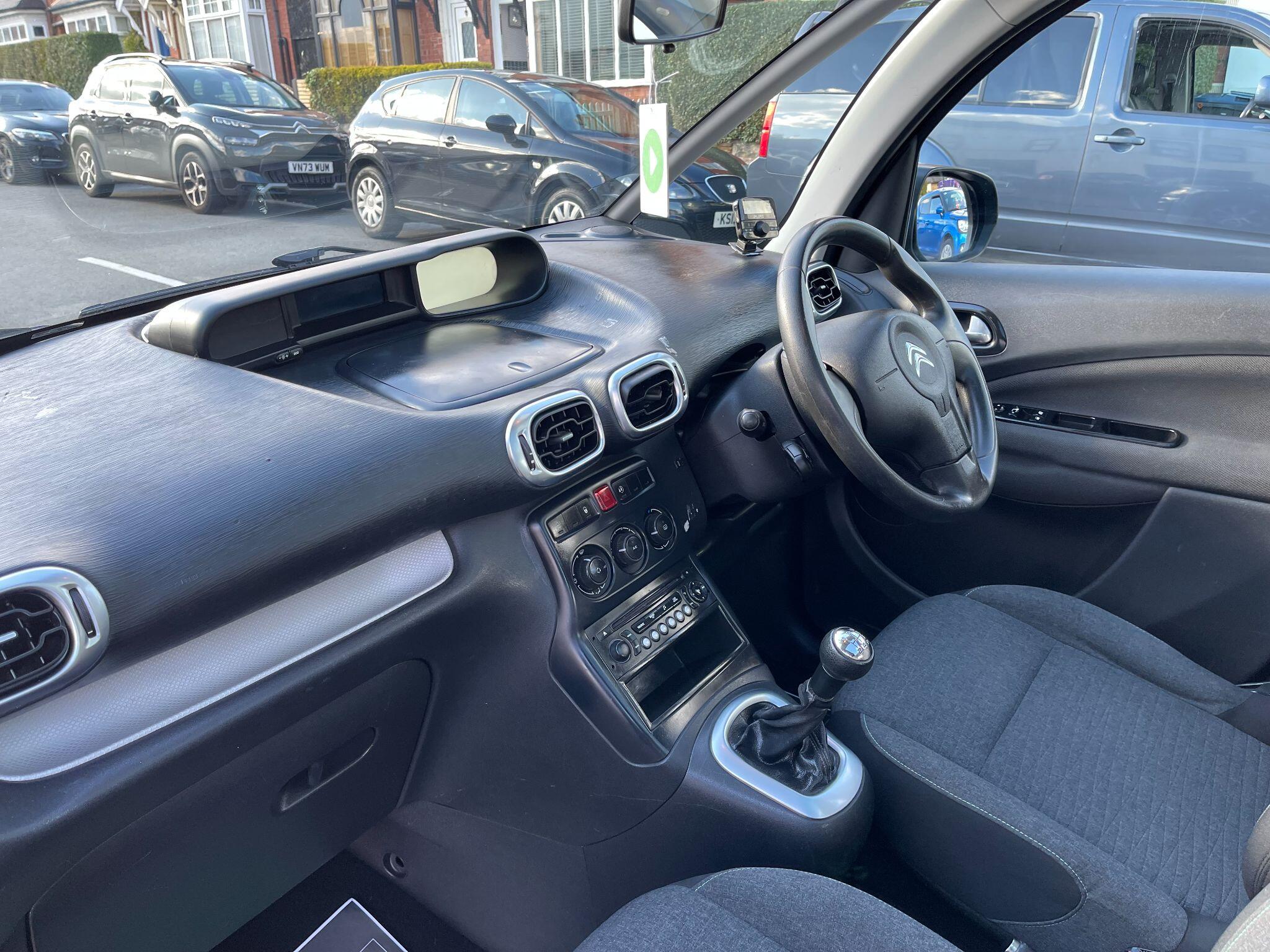 Citroen C3 Picasso view 31