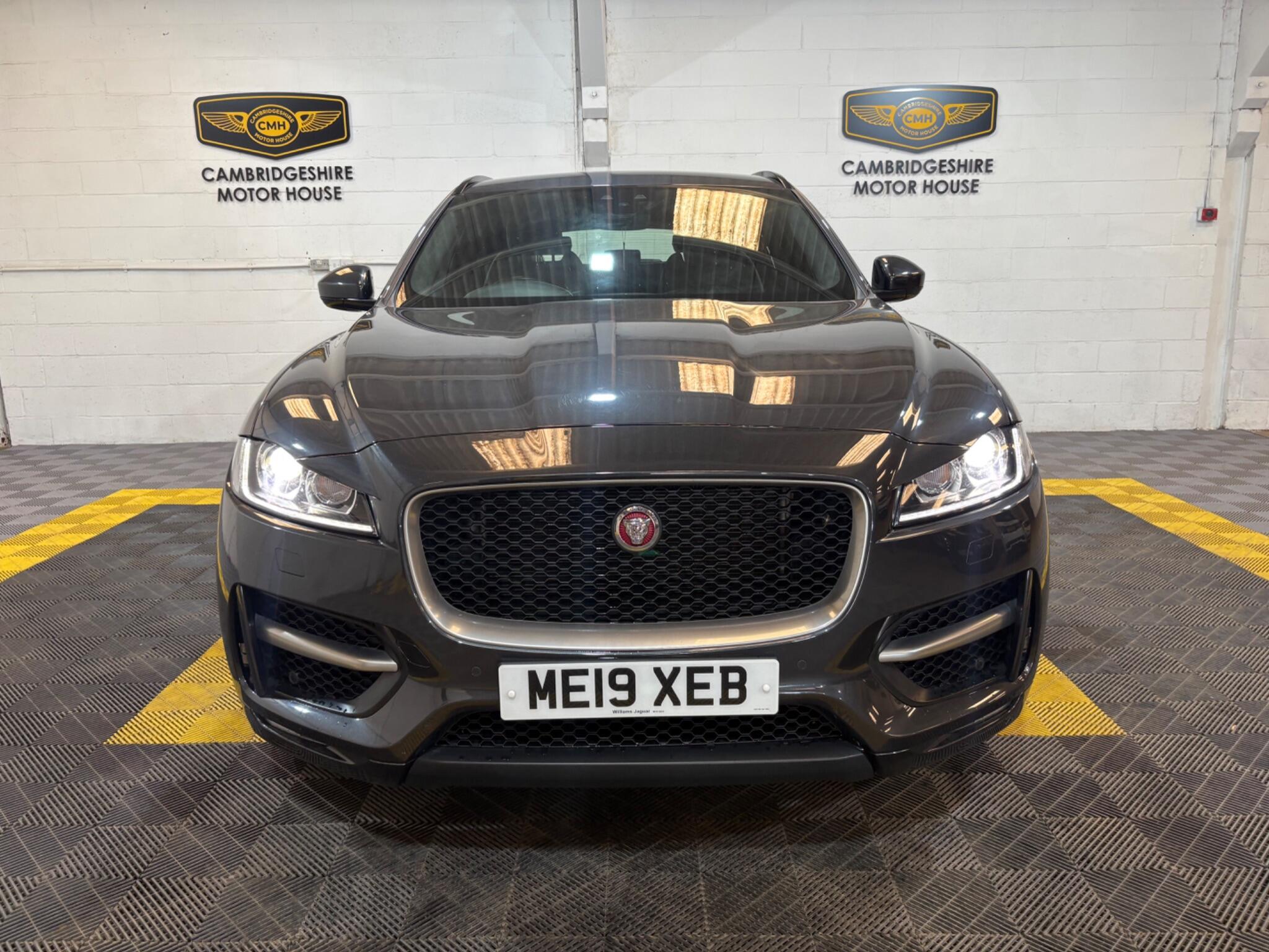 Jaguar F-Pace view 5