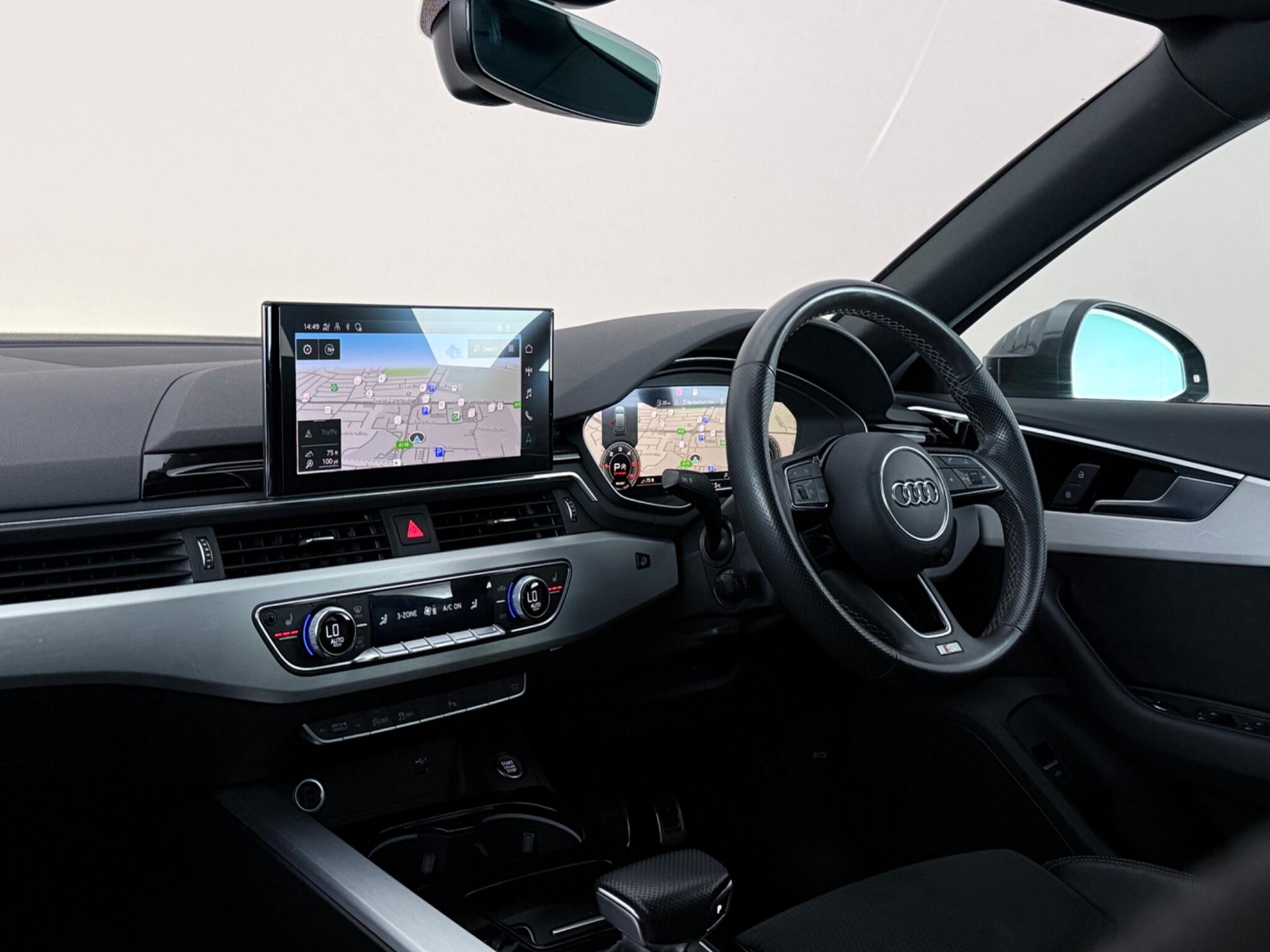 Audi A4 view 4