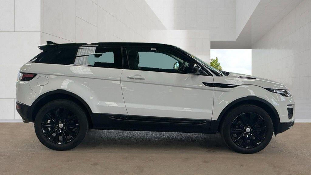 Land Rover Range Rover Evoque view 3