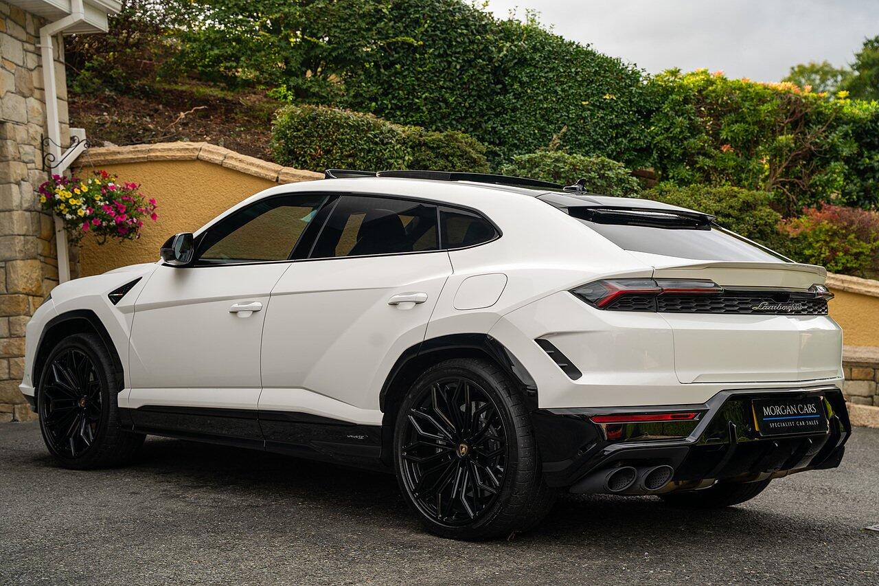 Lamborghini Urus view 8