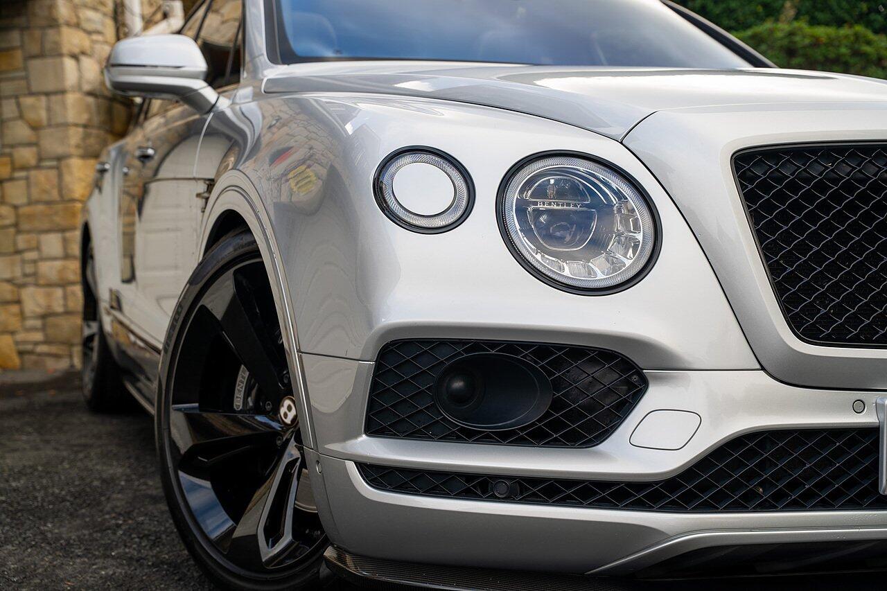 Bentley Bentayga view 23