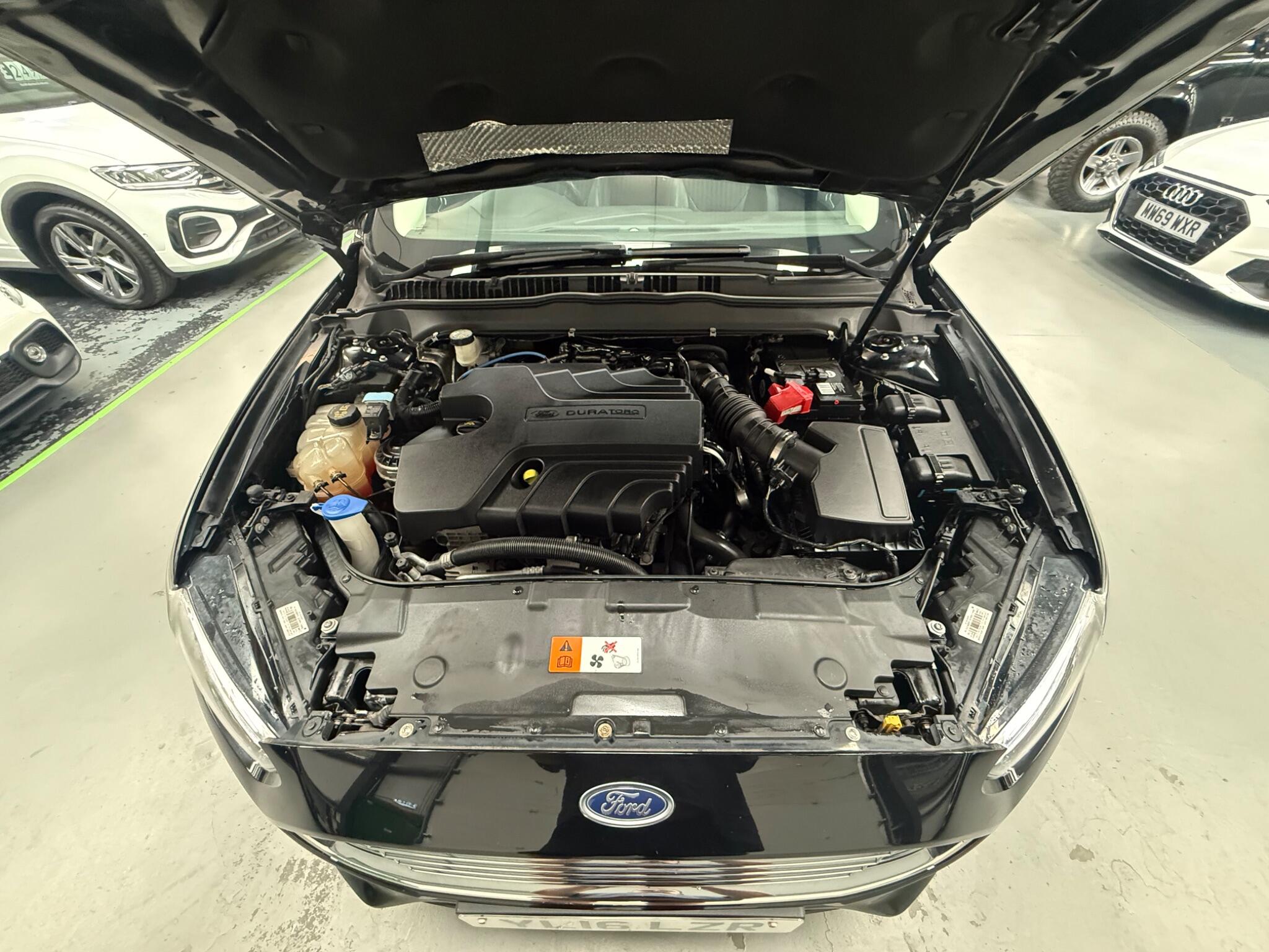 Ford Mondeo view 39