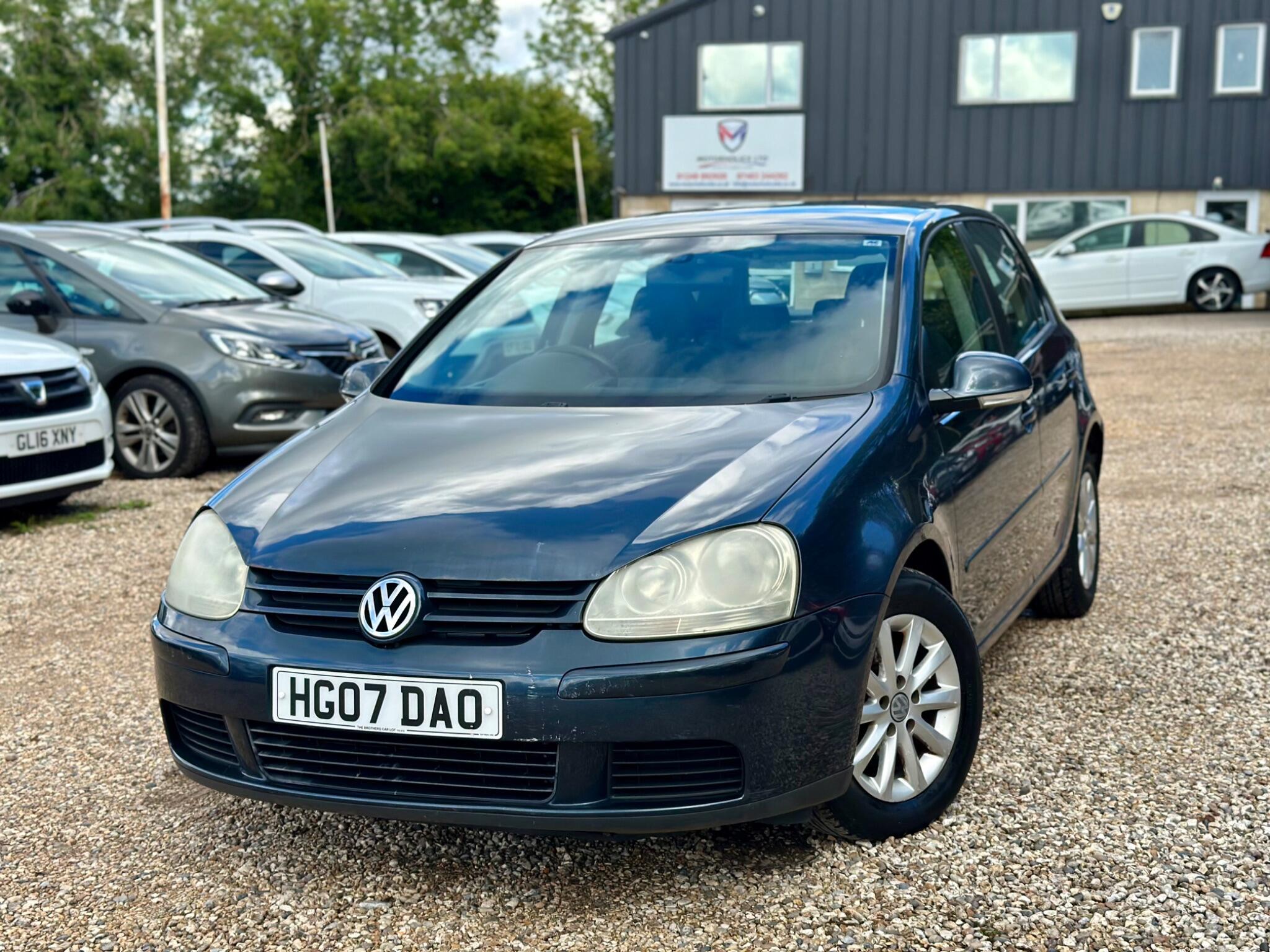 Volkswagen Golf view 3