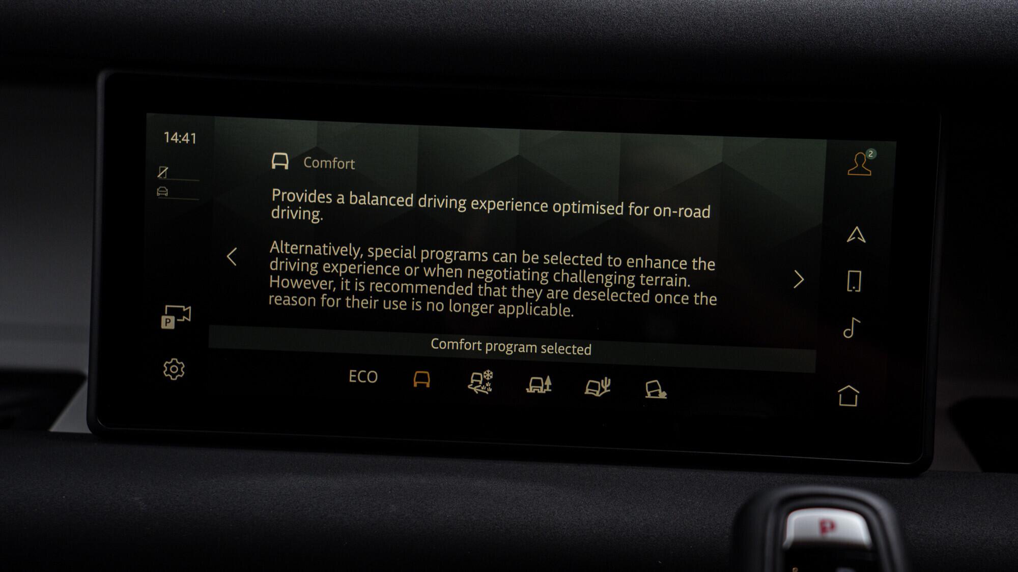 Land Rover Defender 110 view 38