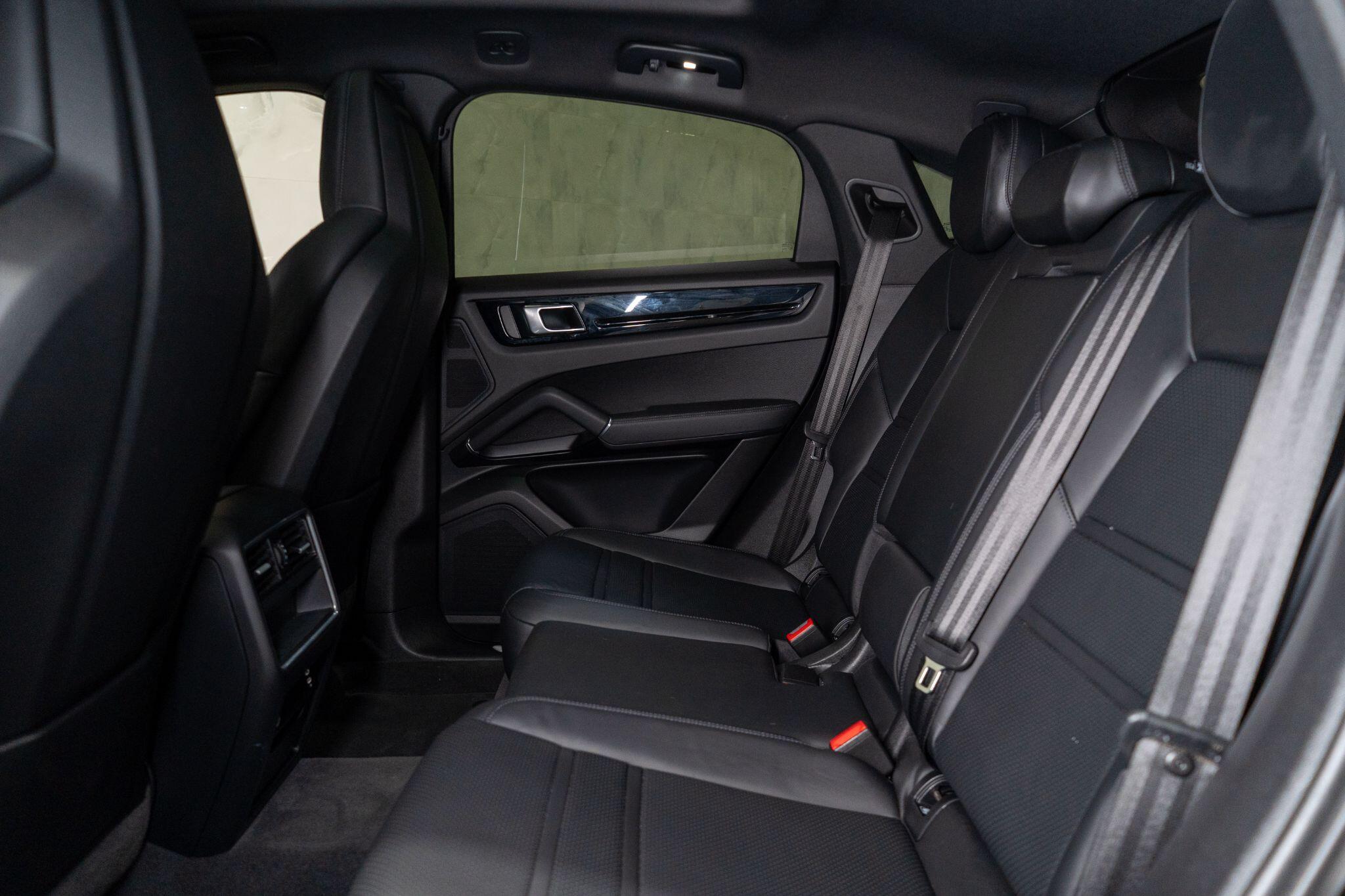 Porsche Cayenne view 17