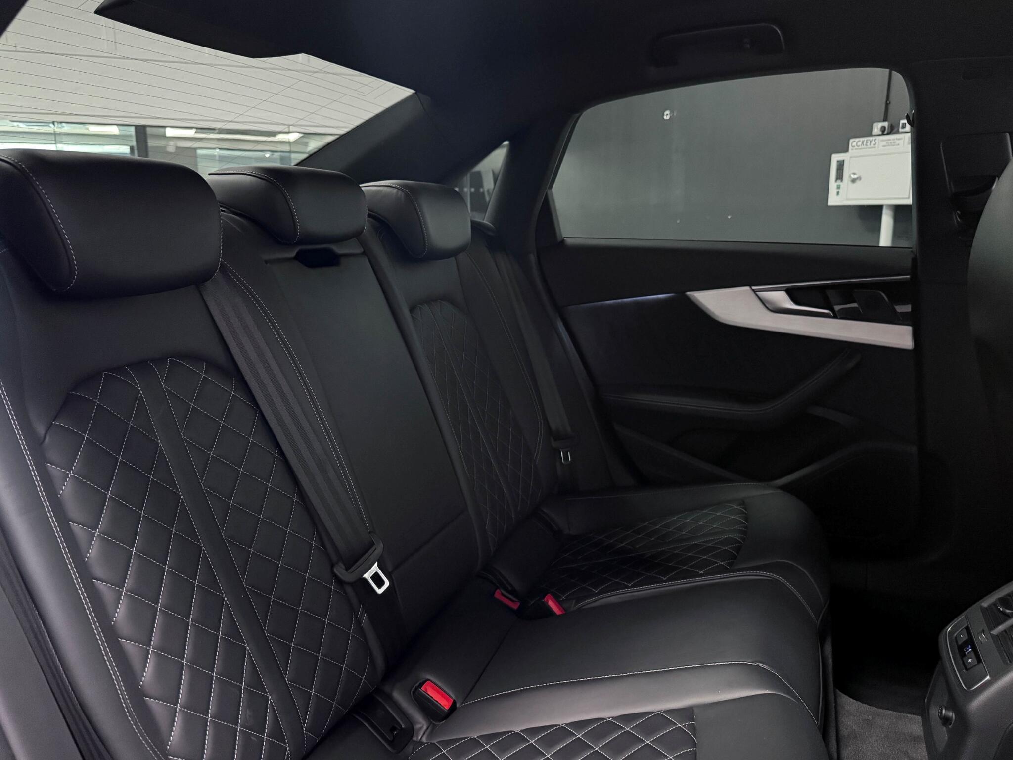 Audi S4 view 11
