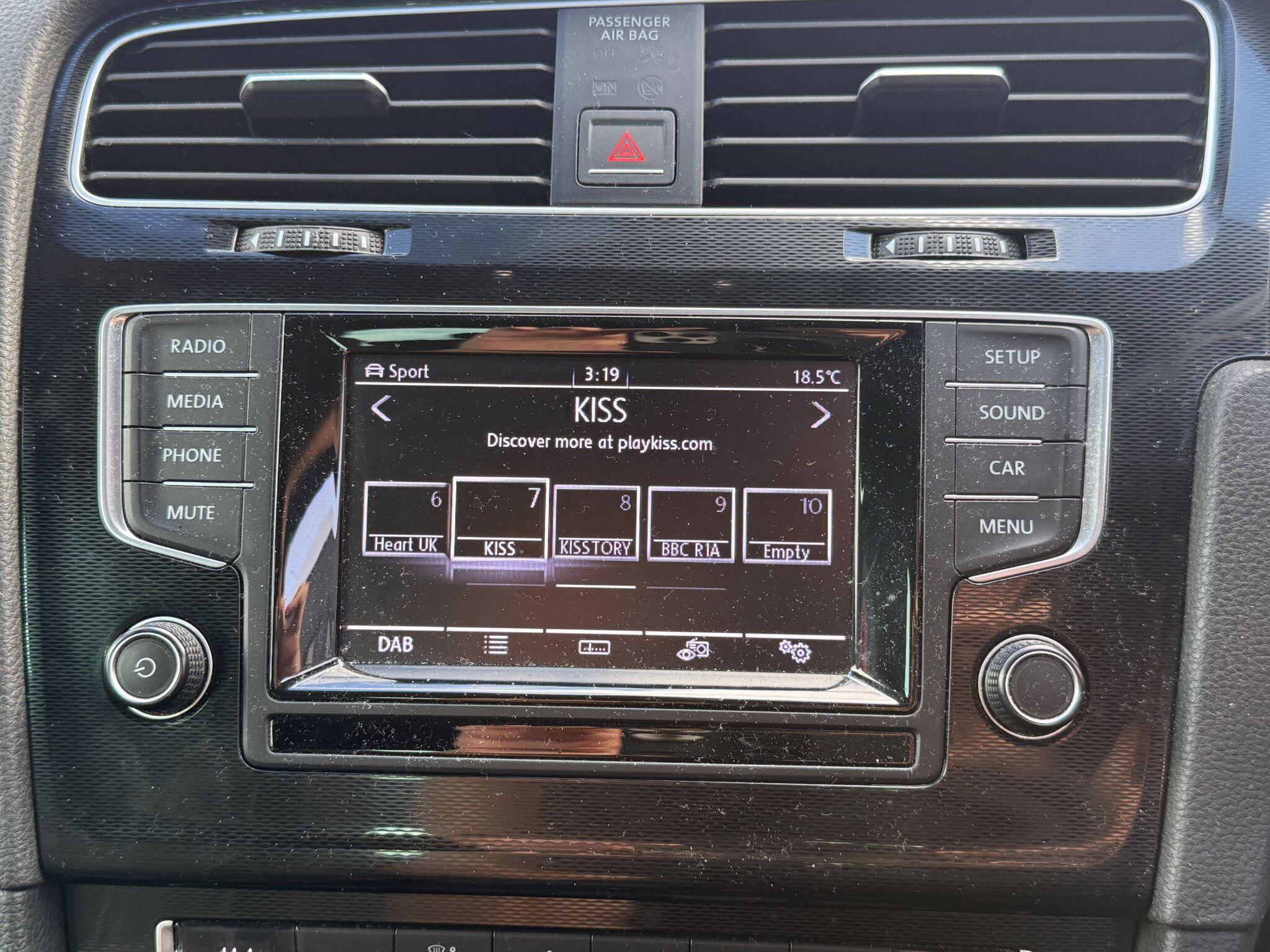 Volkswagen Golf view 17