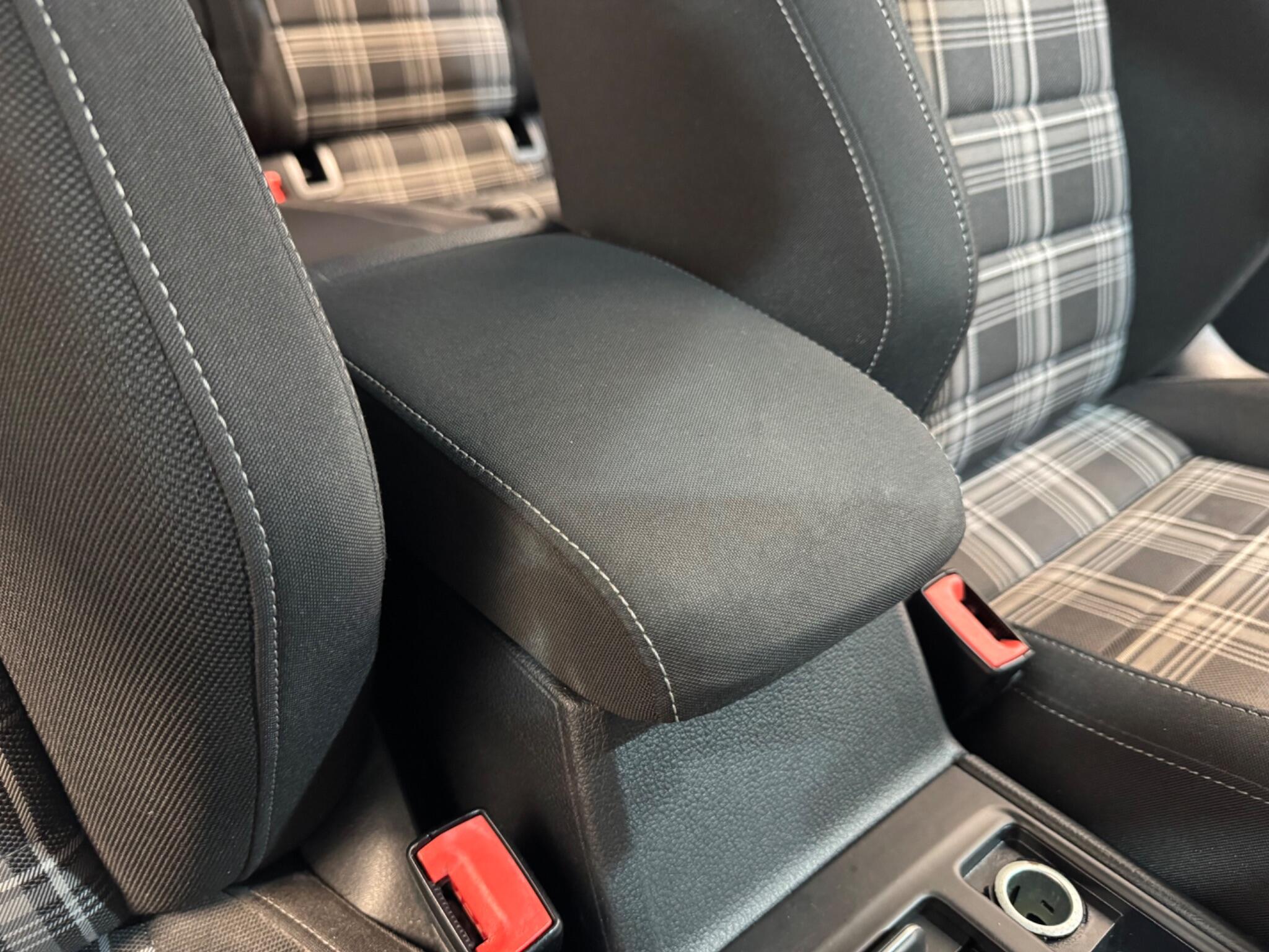 Volkswagen Golf view 28