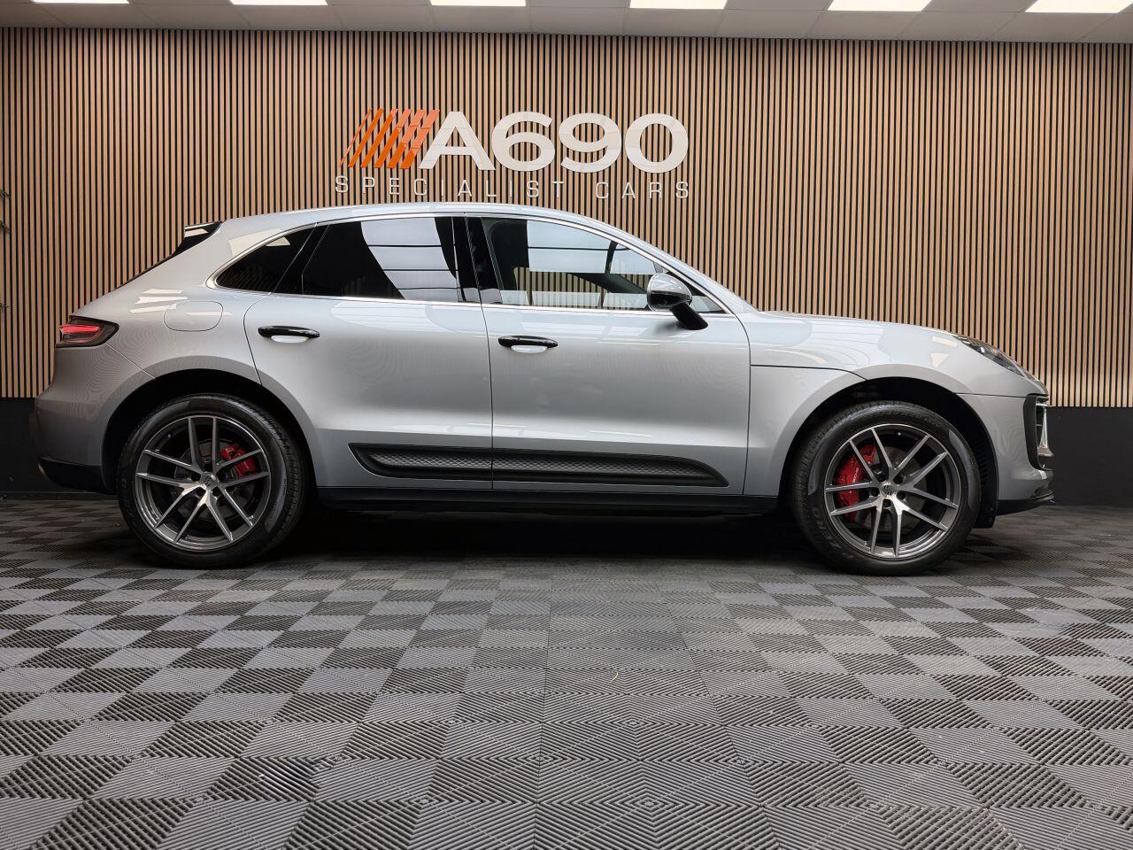 Porsche Macan view 8