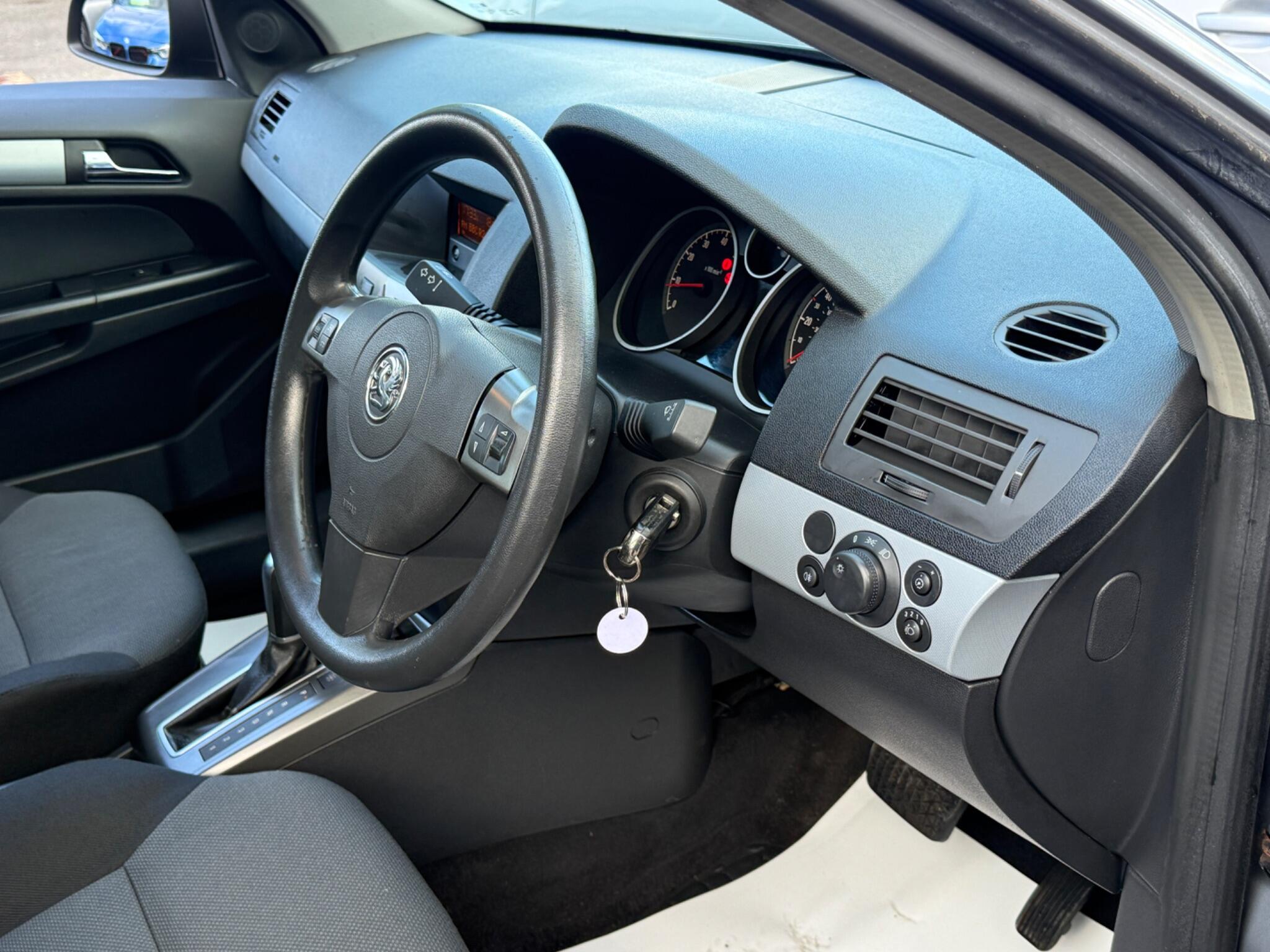 Vauxhall Astra - Image 34