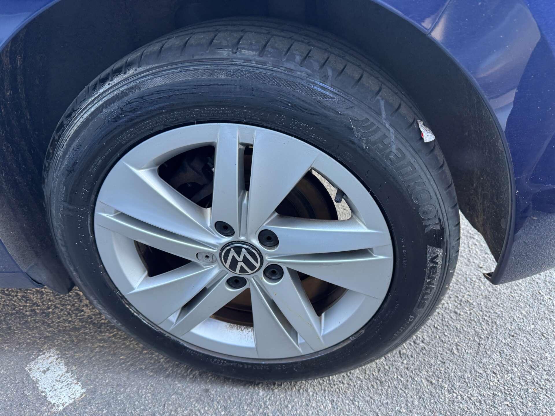 Volkswagen Golf view 42