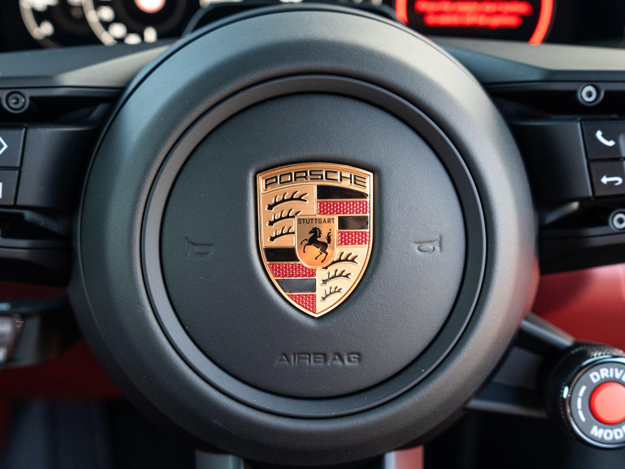 Porsche 911 view 40