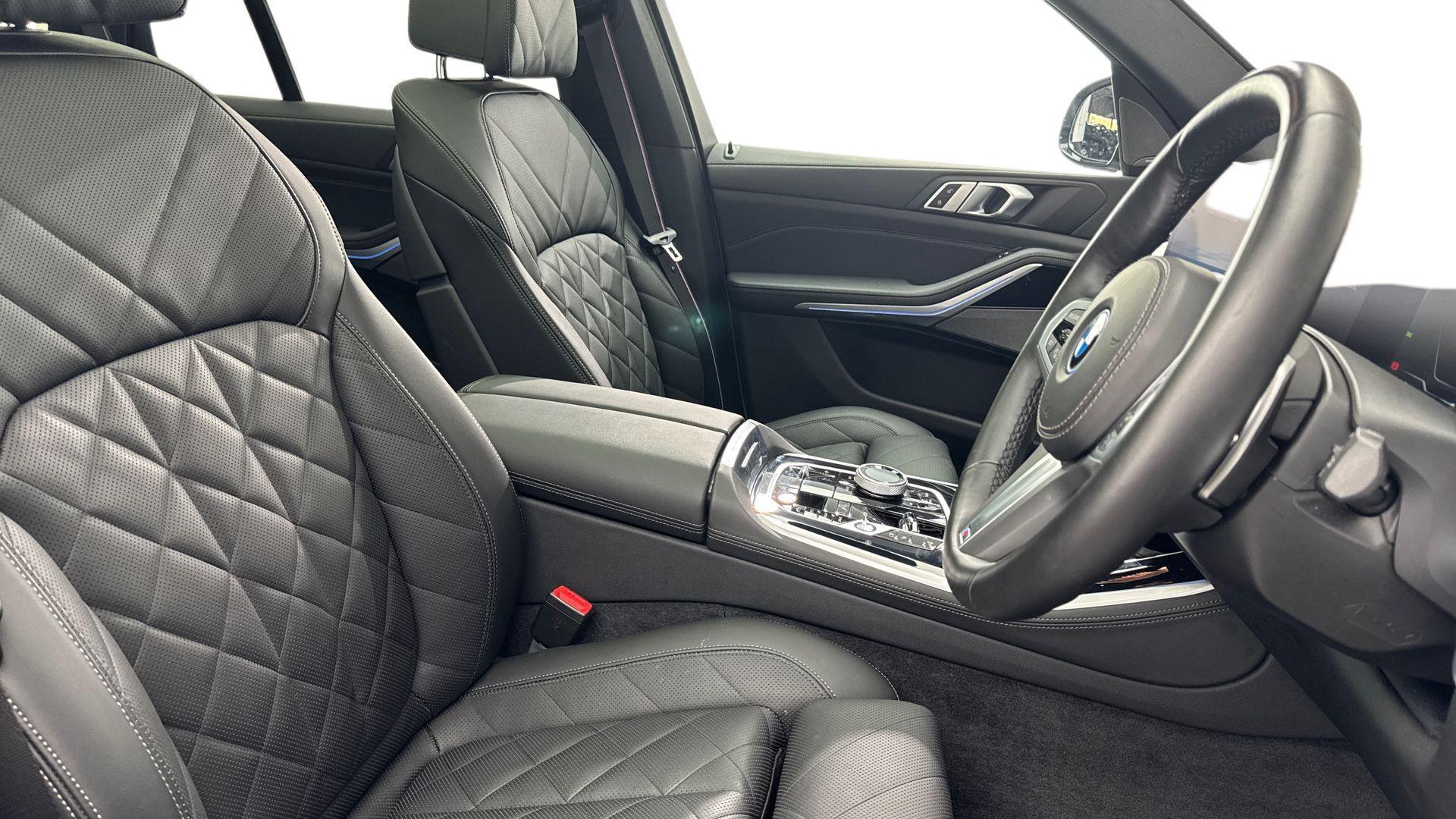 BMW X5 view 11