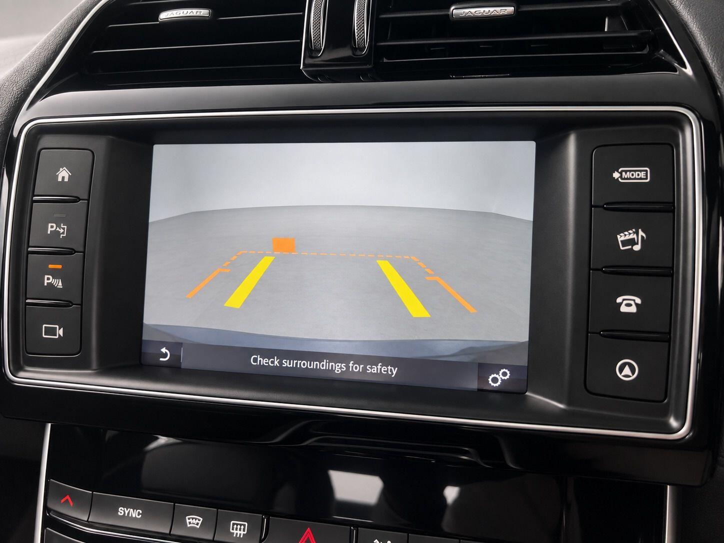 Jaguar Xe view 21