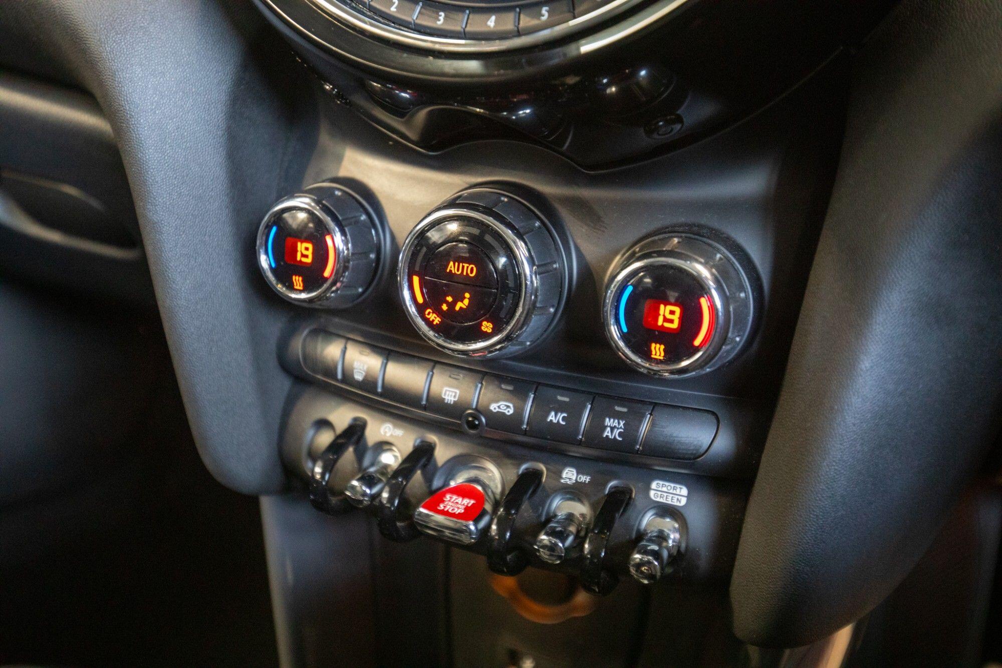 Mini Hatch view 21