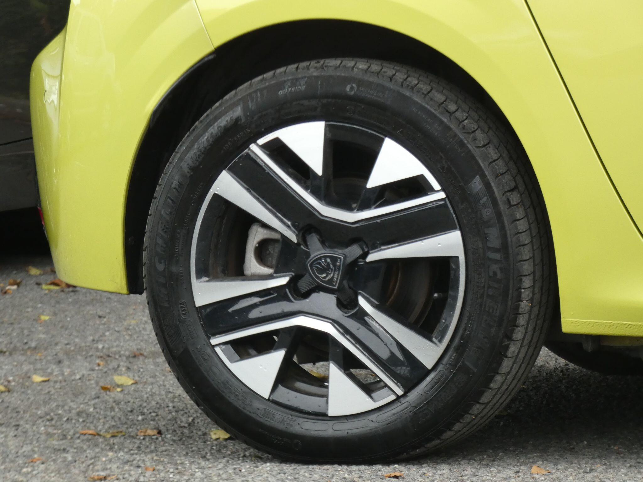 Peugeot E-208 view 31