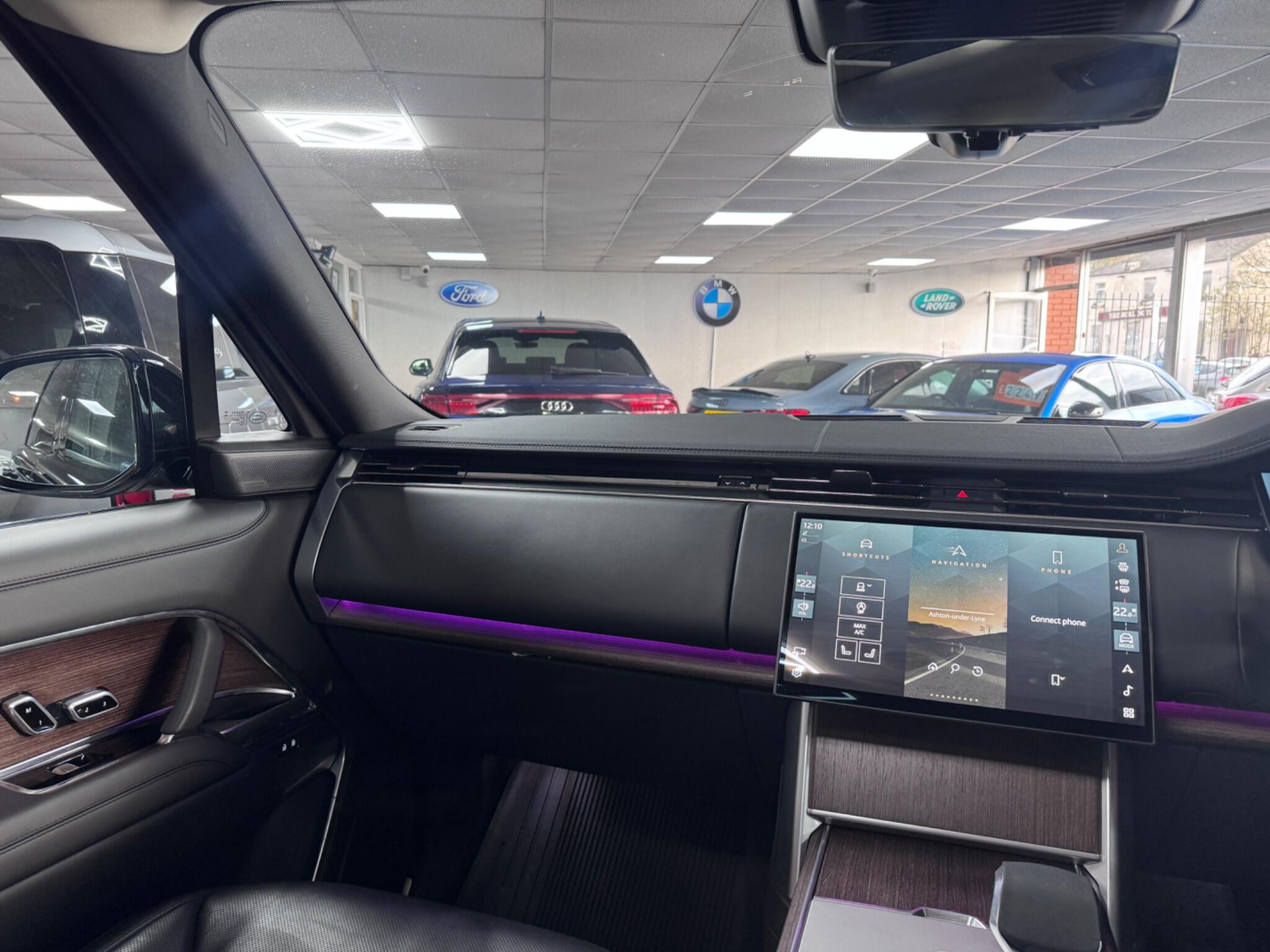 Land Rover Range Rover view 32