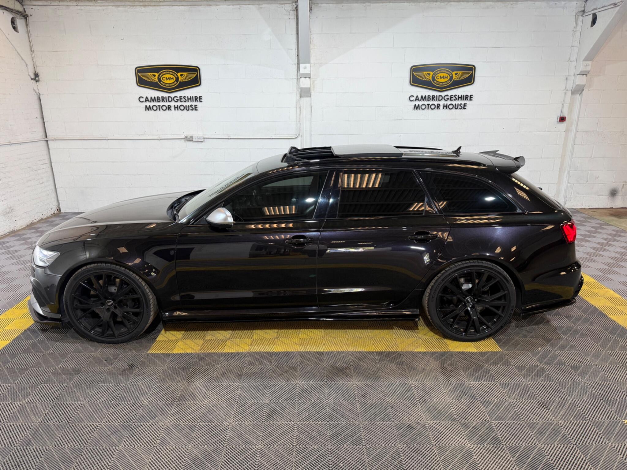Audi RS6 view 9