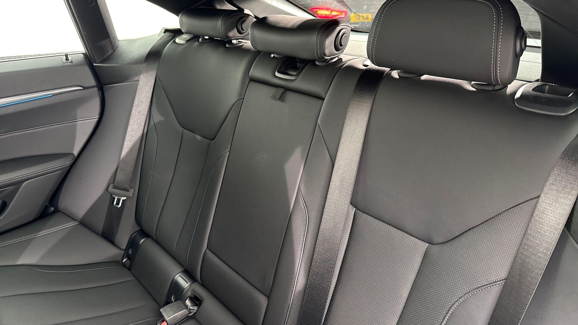BMW i4 view 12
