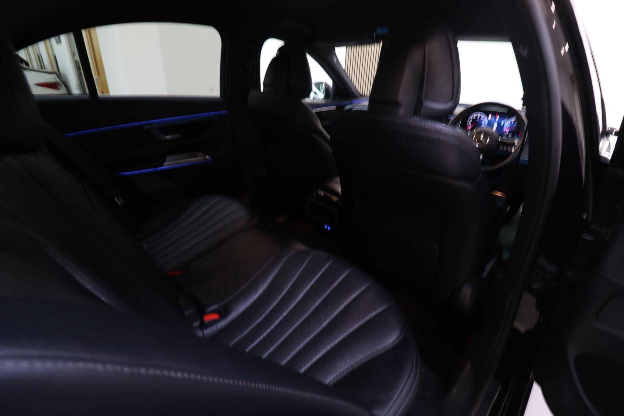 Mercedes-Benz E Class view 15