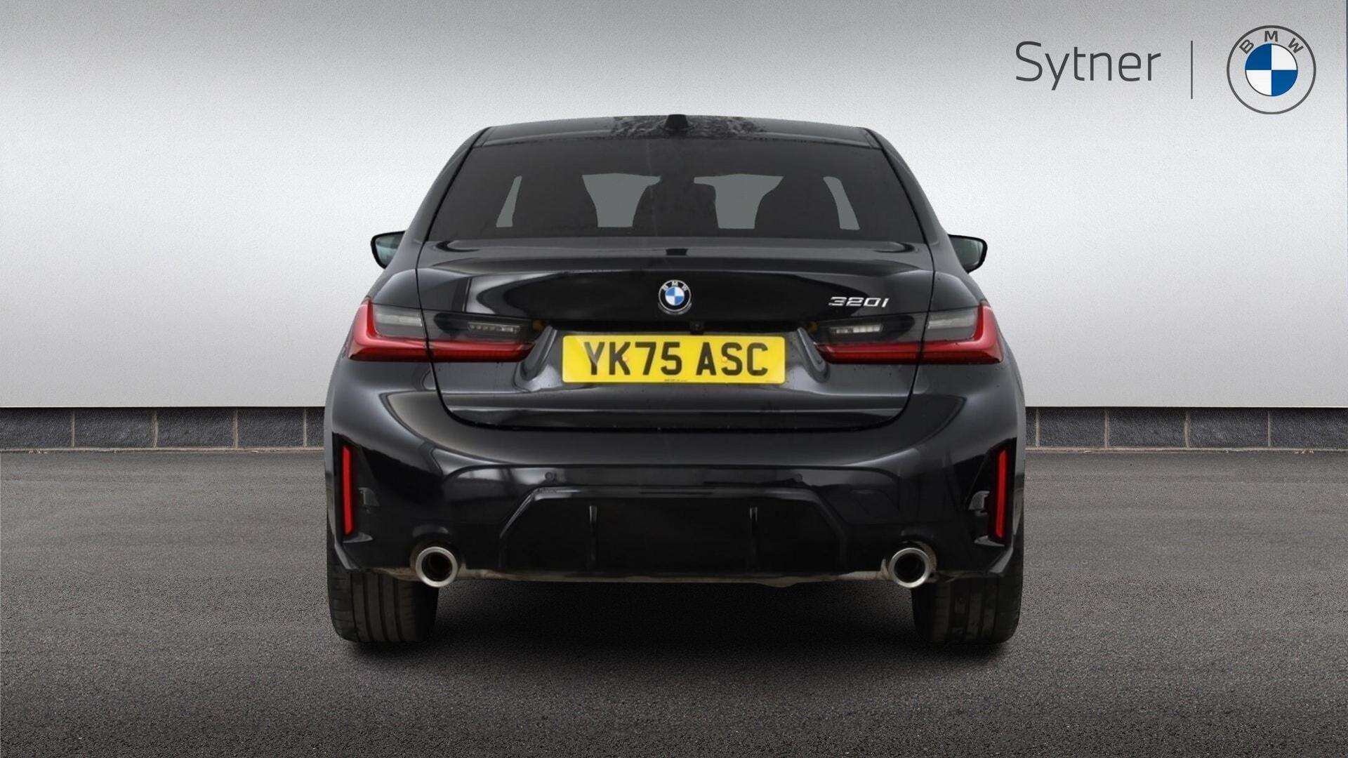 BMW 3 Series view 15