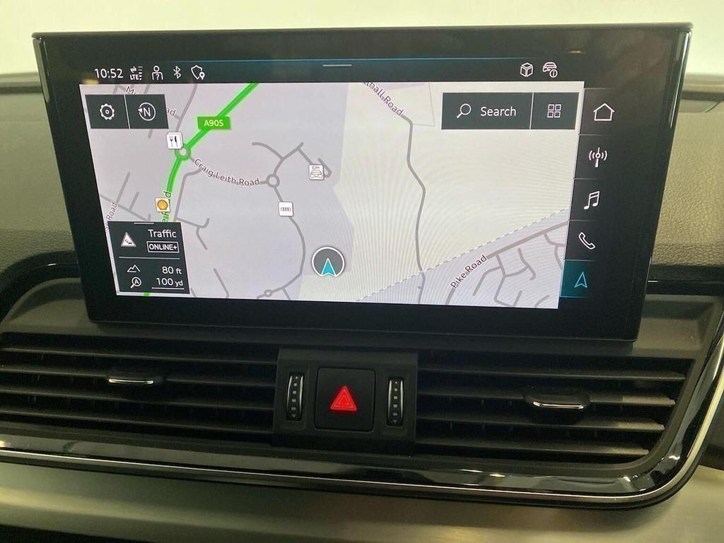 Audi Q5 view 12