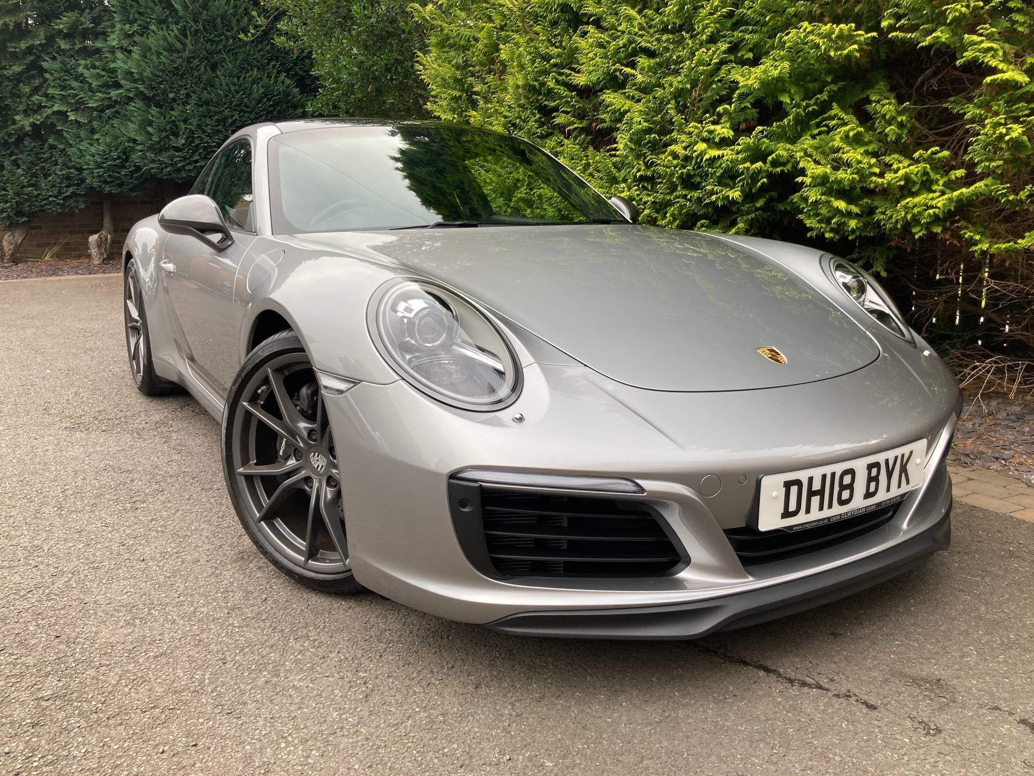 Porsche 911 view 30