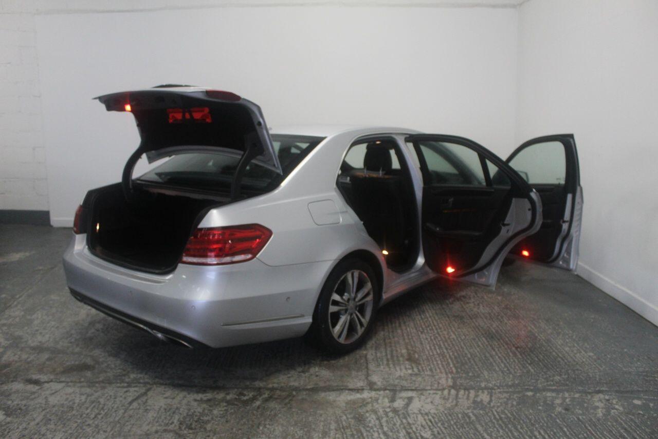 Mercedes-Benz E-Class view 22