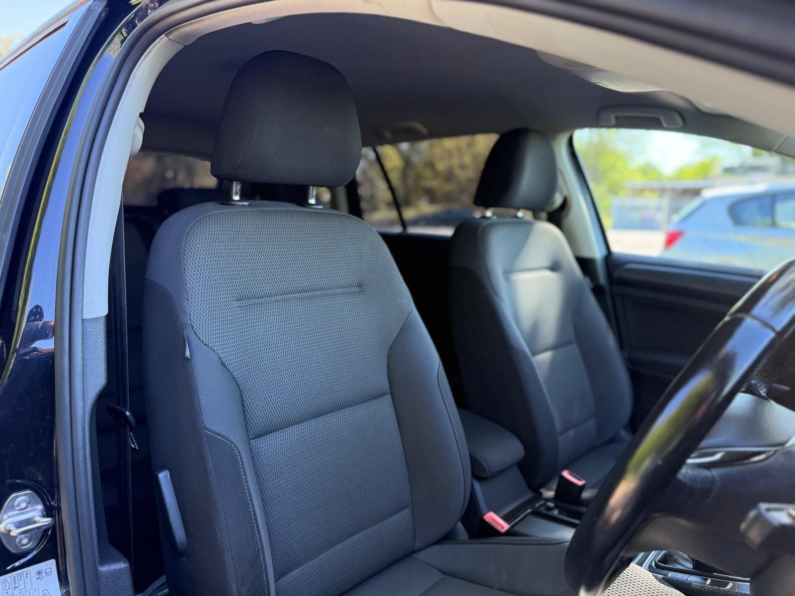 Volkswagen Golf view 28