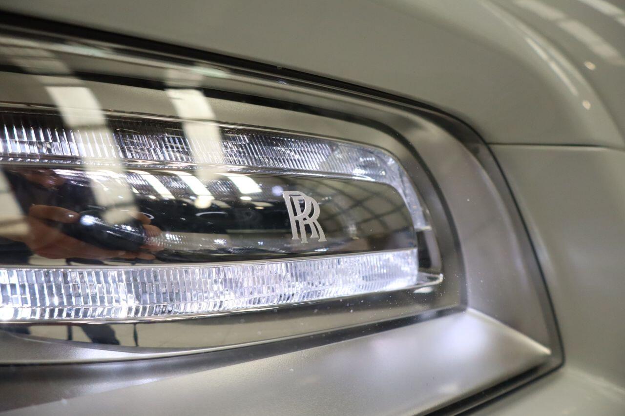 Rolls-Royce Wraith view 7