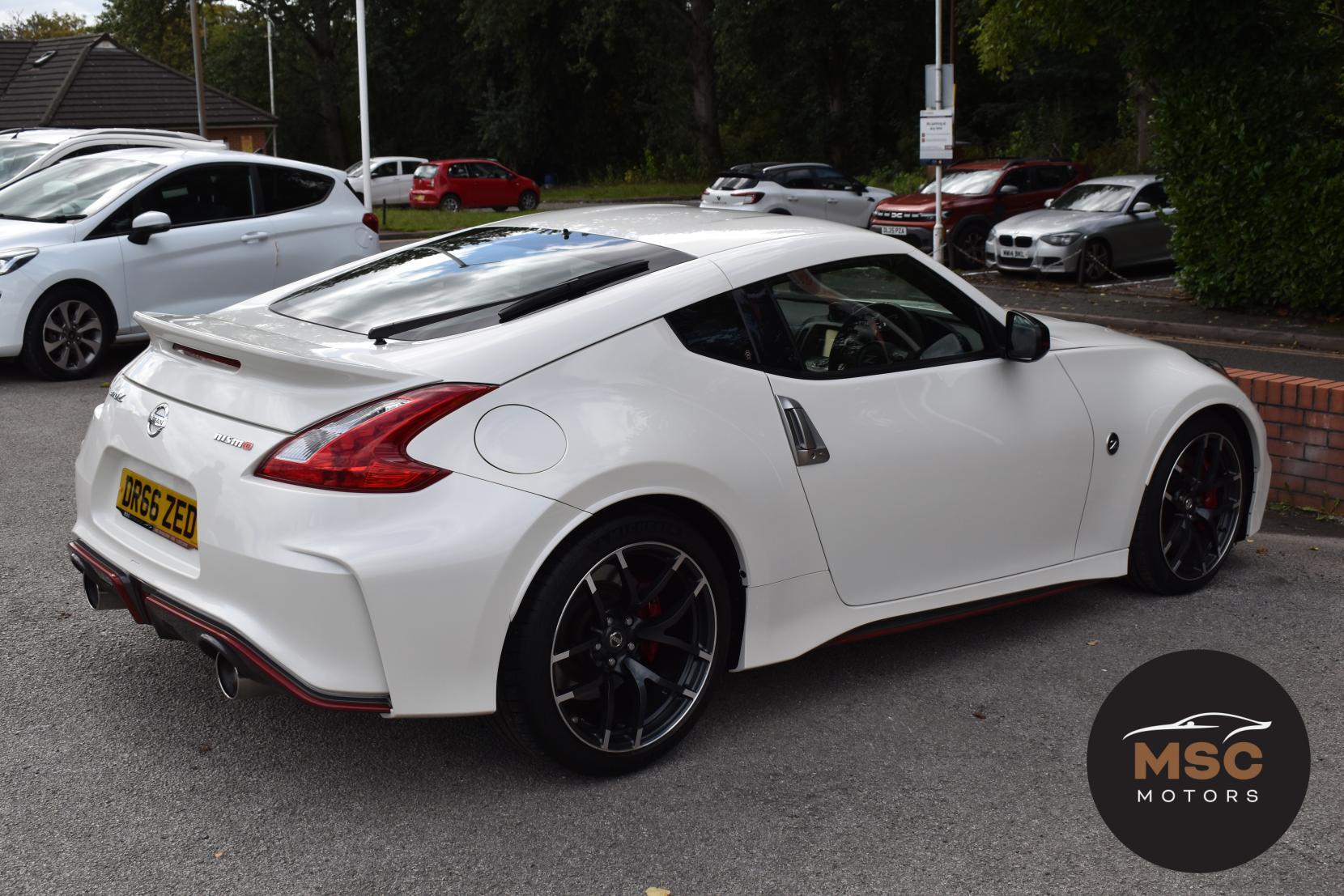 Nissan 370 Z view 17