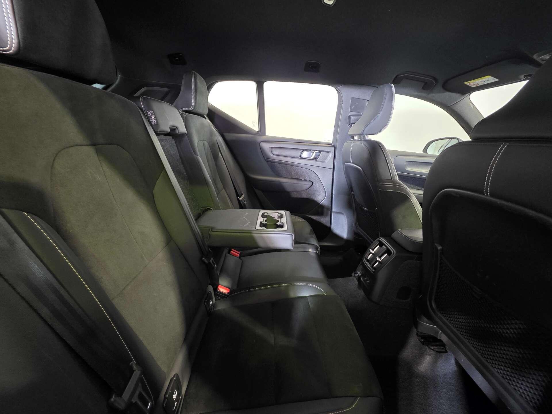 Volvo XC40 view 38