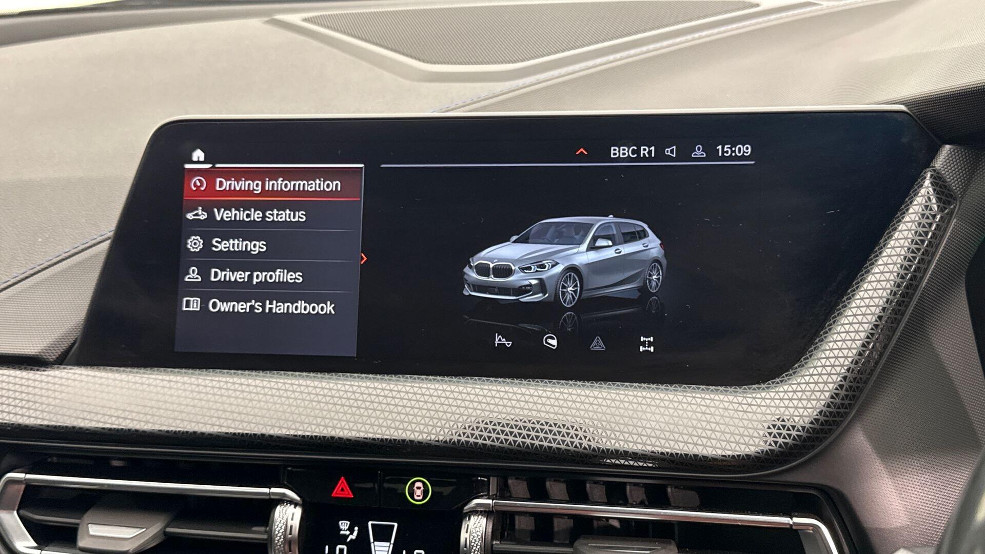 BMW 1 Series view 28