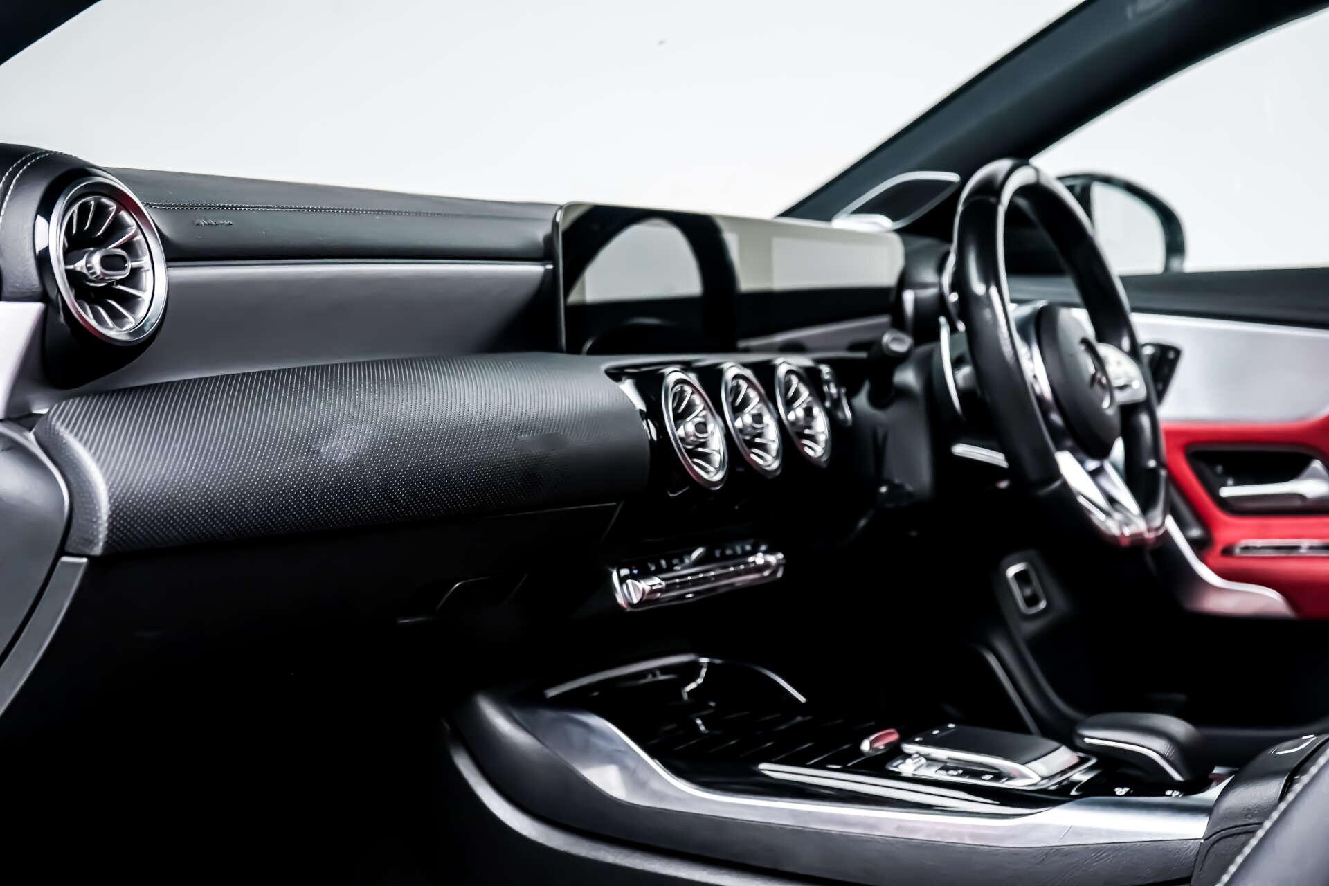 Mercedes-Benz CLA view 20