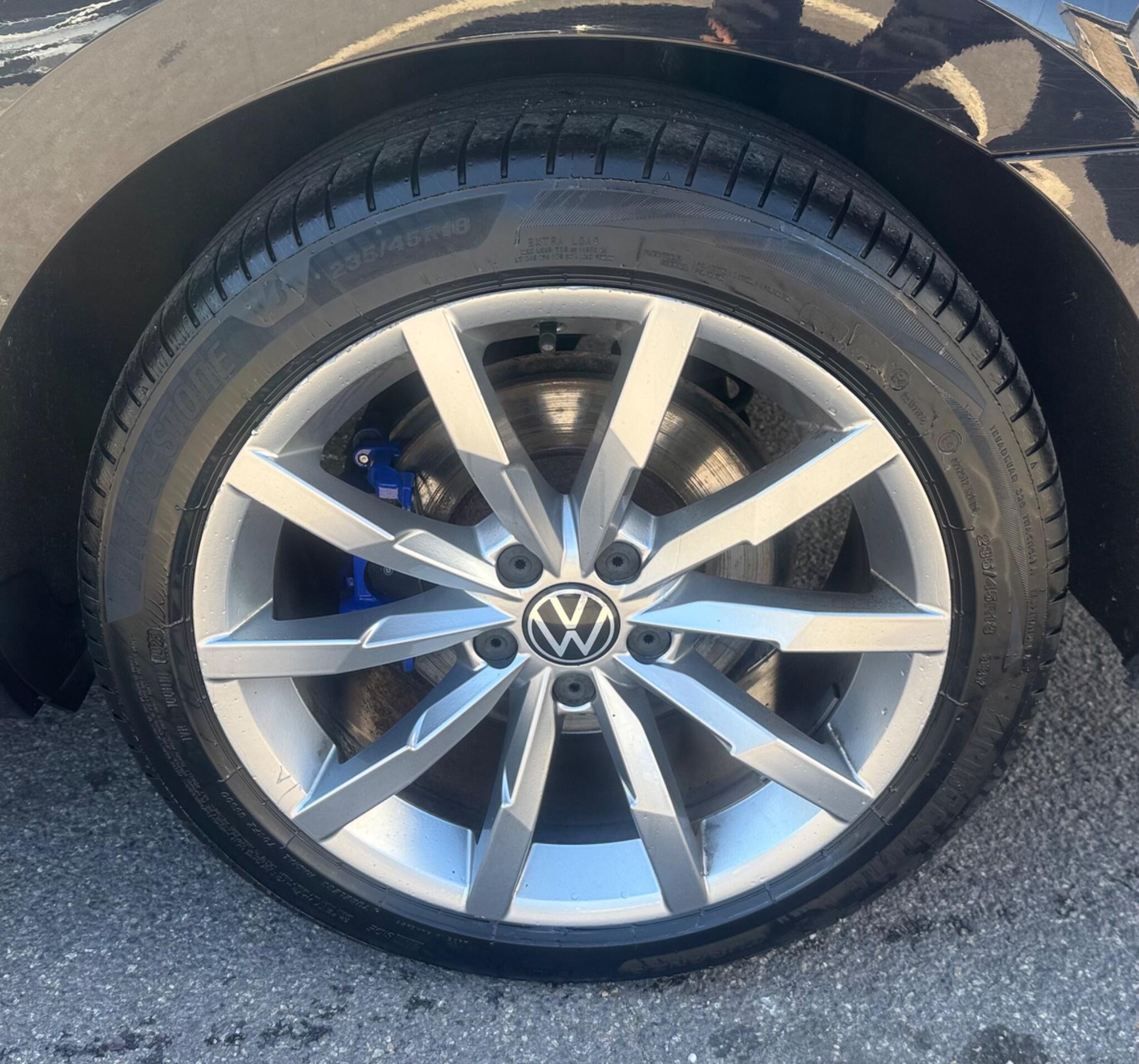Volkswagen Passat view 27