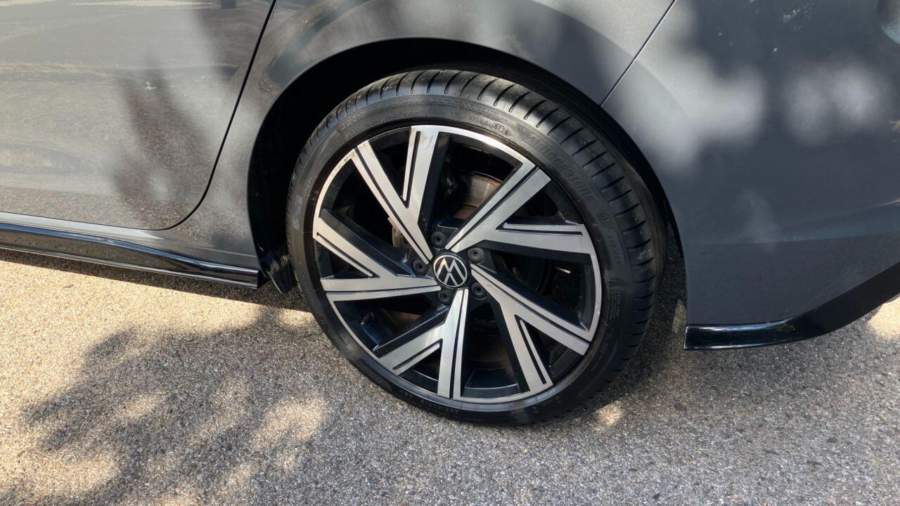 Volkswagen Golf view 14