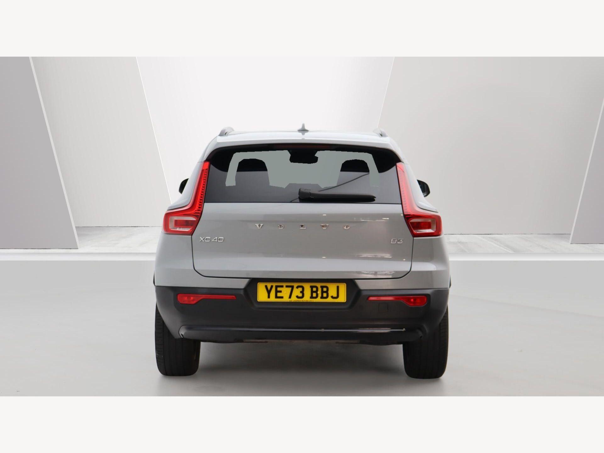 Volvo XC40 view 10