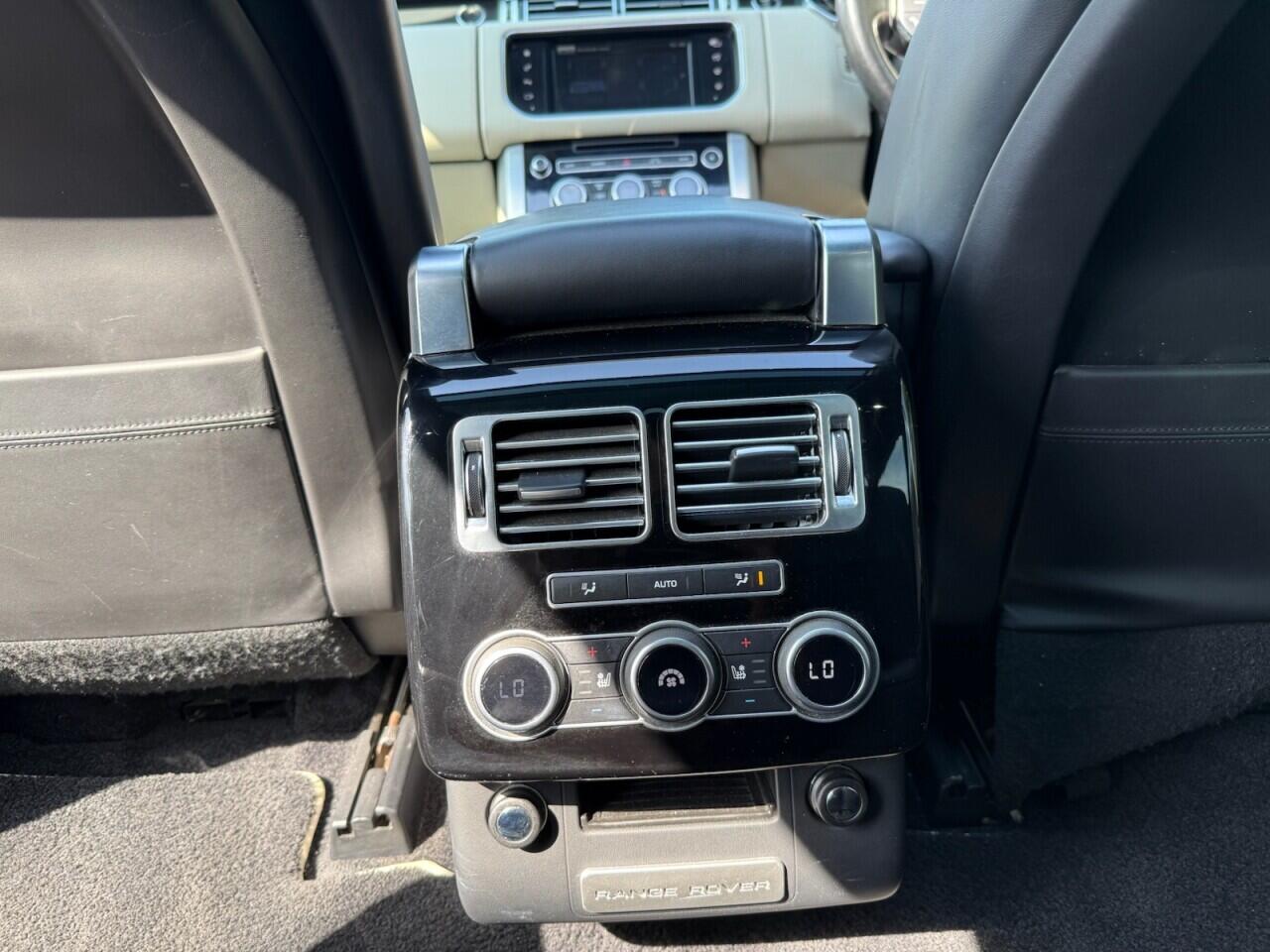 Land Rover Range Rover view 44