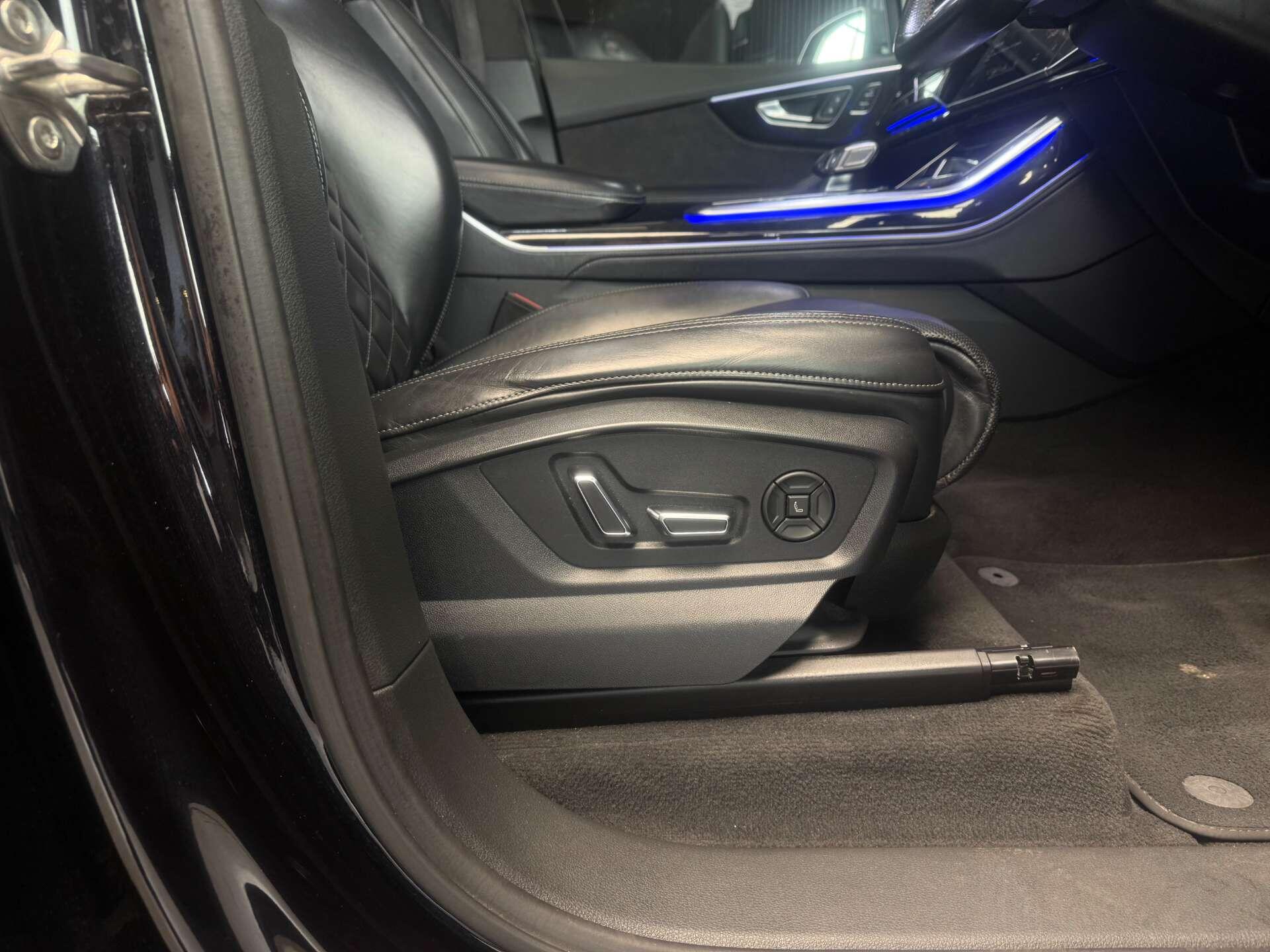 Audi SQ7 view 31