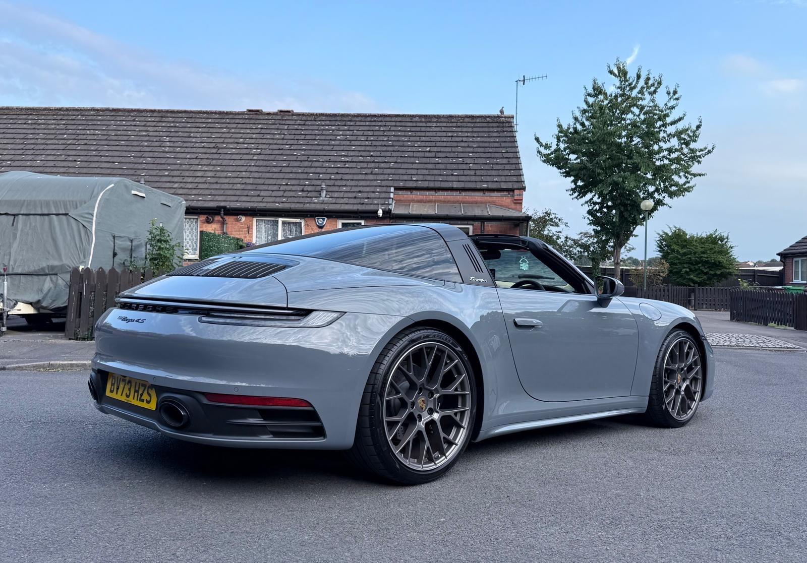 Porsche 911 view 64