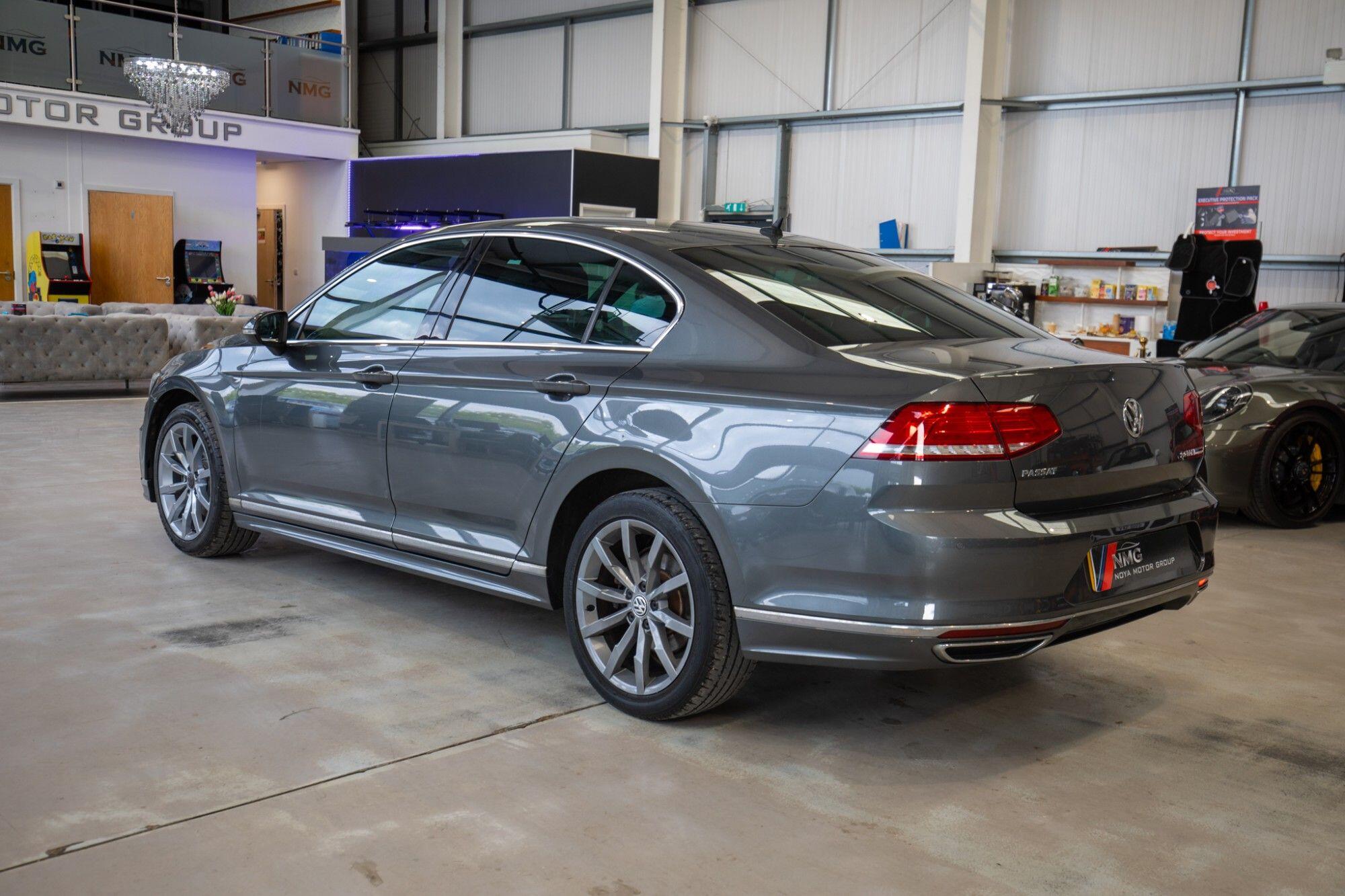 Volkswagen Passat view 23