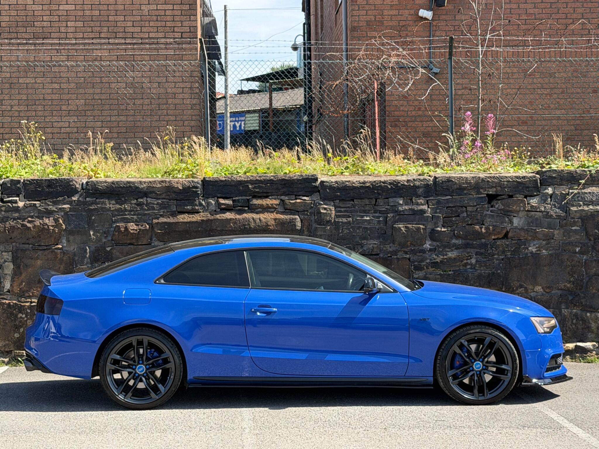 Audi S5 view 8
