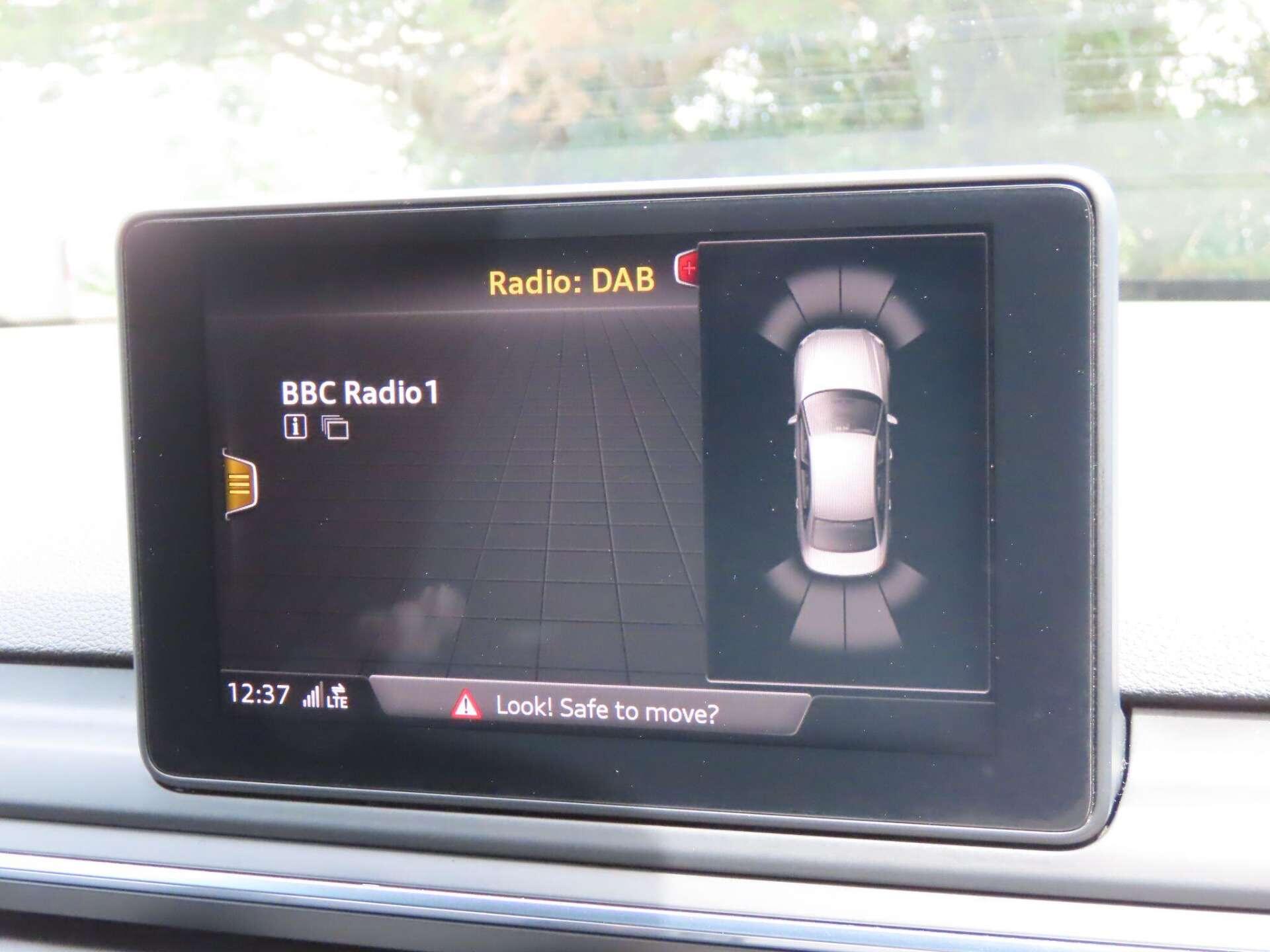 Audi A4 view 11