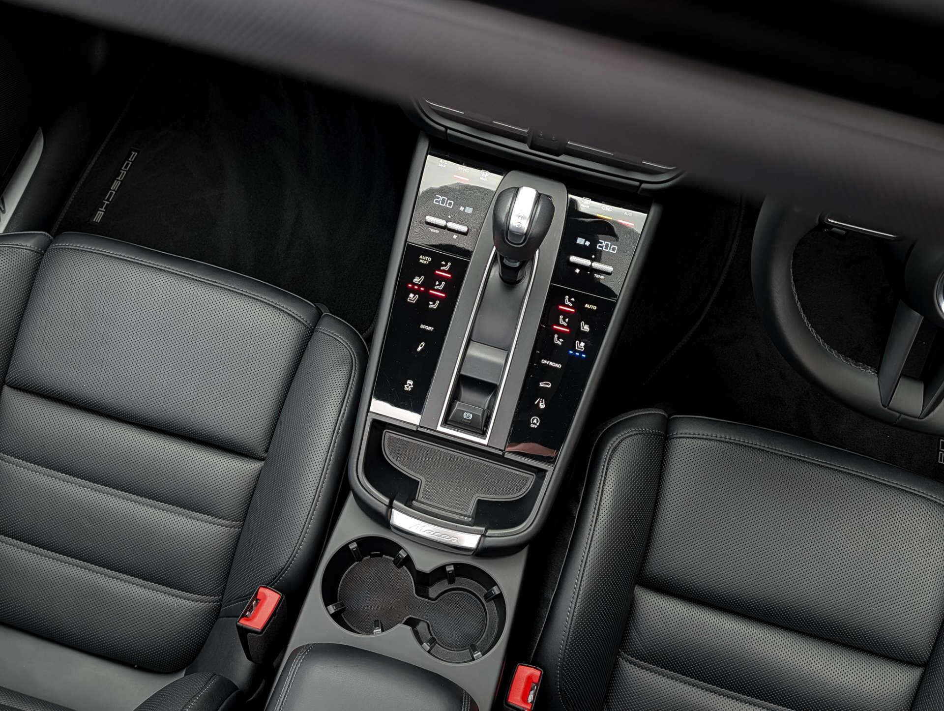 Porsche Macan view 39
