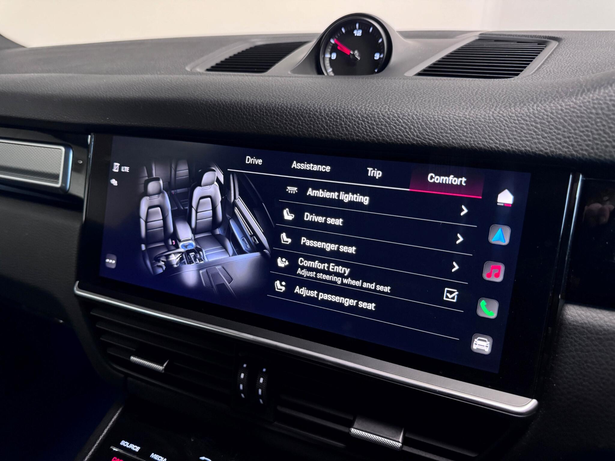 Porsche Cayenne view 50