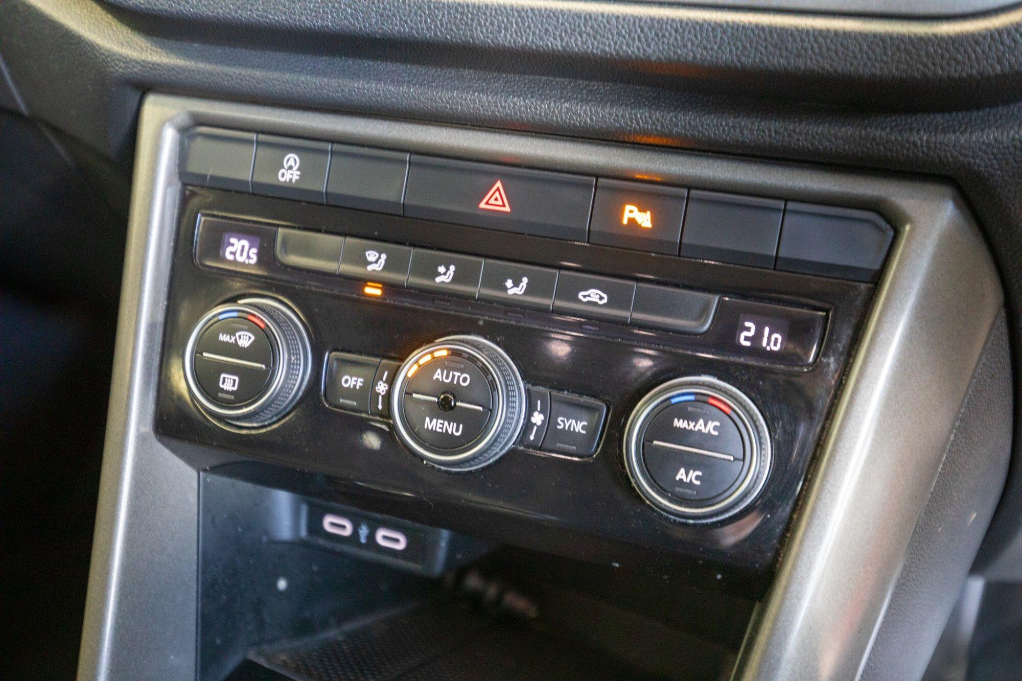 Volkswagen T-Roc view 24