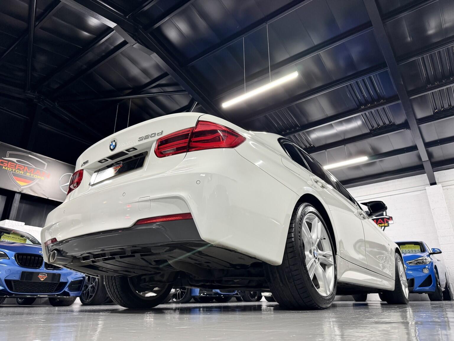 BMW 3 Series view 8