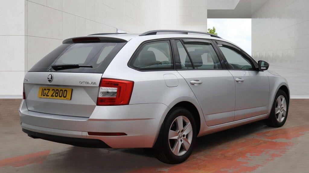 Skoda Octavia view 8