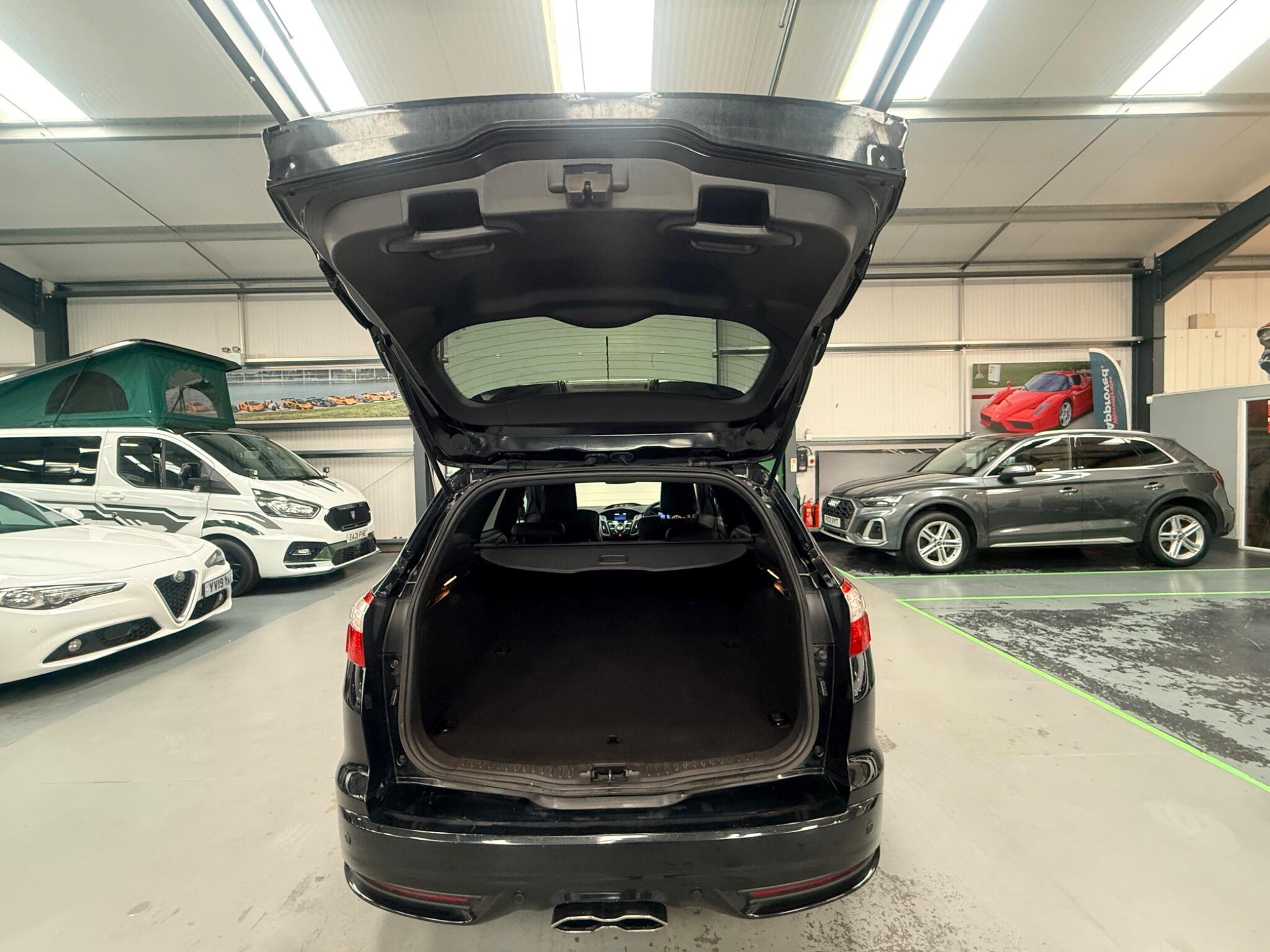 Ford Focus view 28